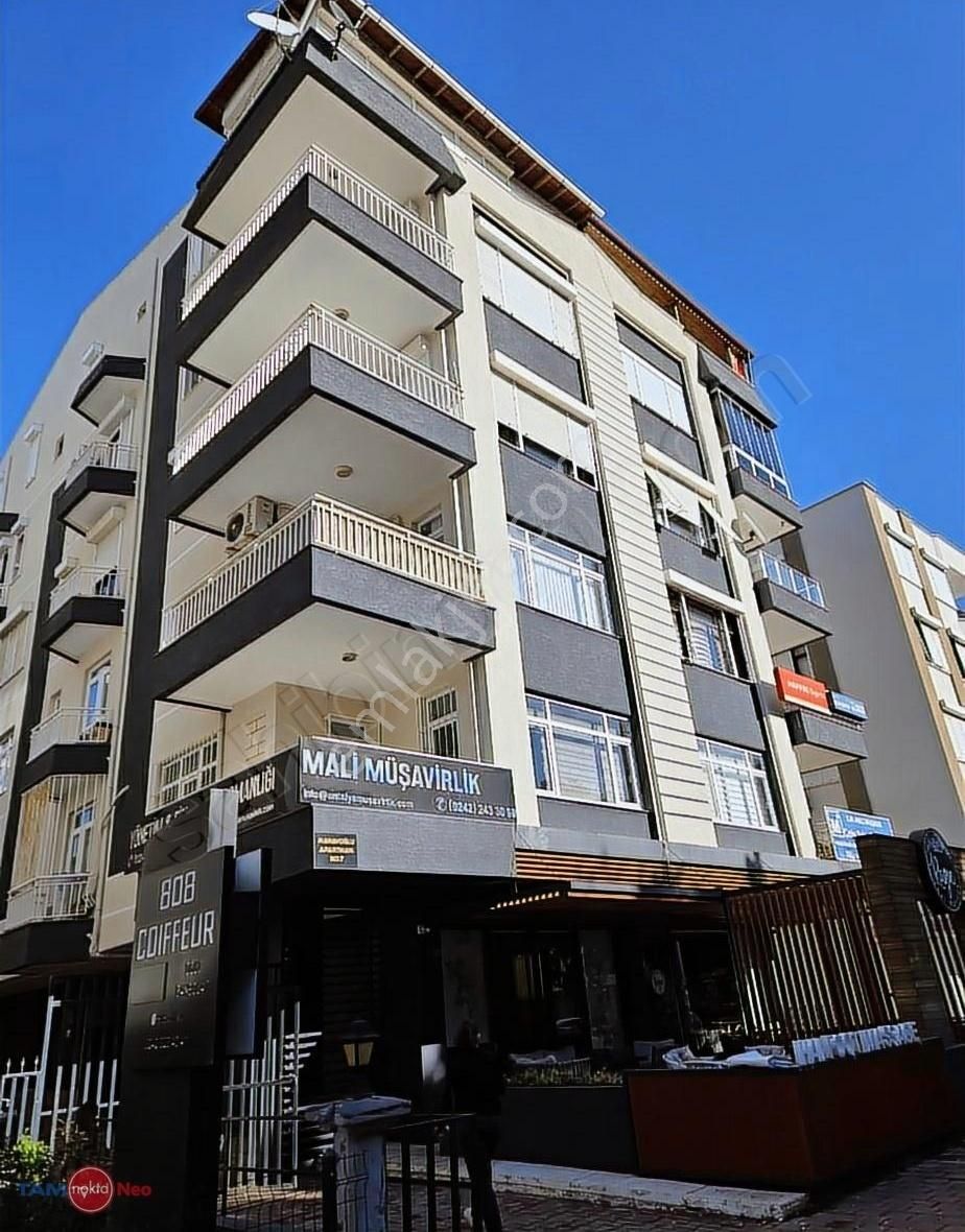 Çağlayan Barınaklar Bulvarında Deniz Manzaralı Geniş Dublex