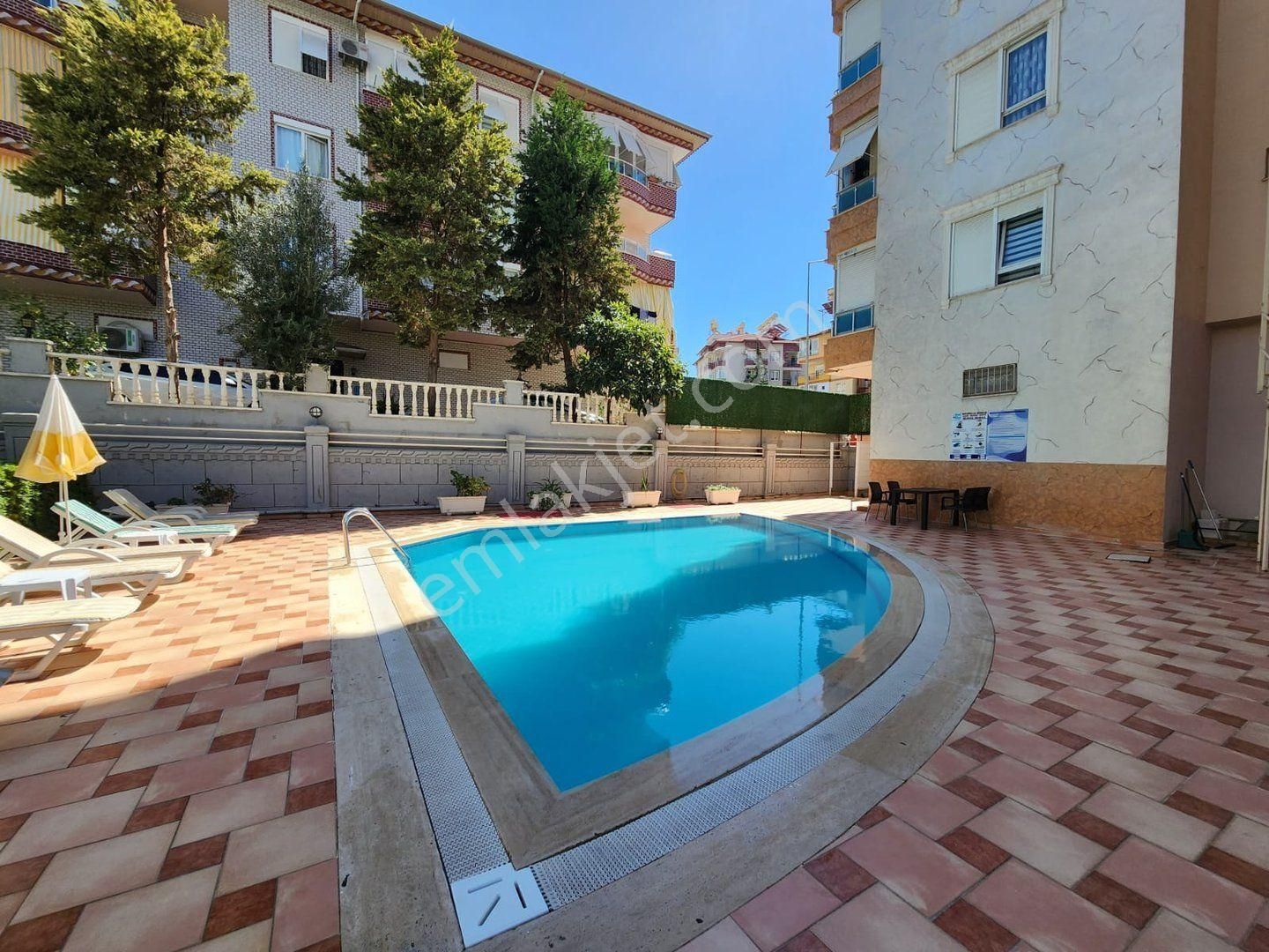 Alanya’da 2+1 Ayrı Mutfaklı Geniş Daire – Havuzlu Sitede!