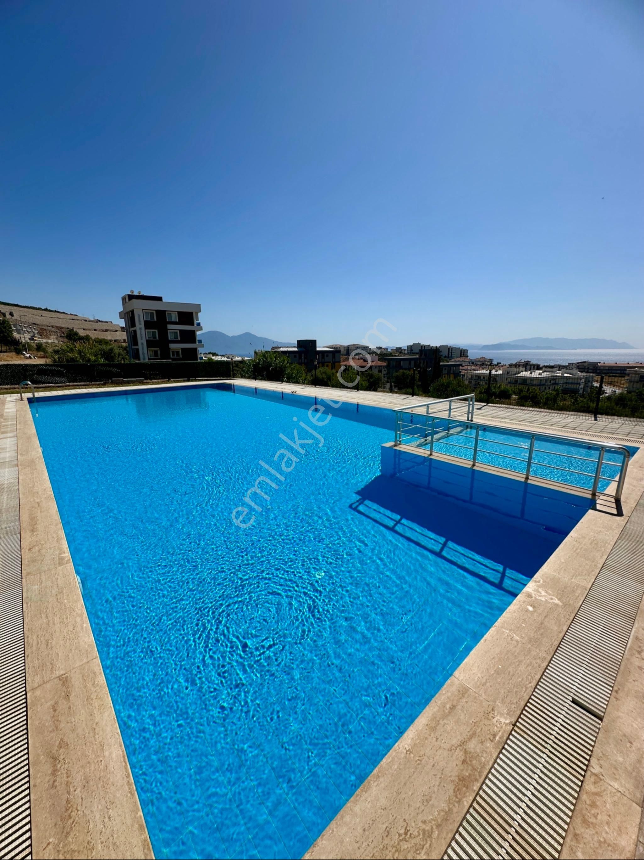 Kuşadası Değirmendere Mah Ful Panaromik Deniz Manzaralı Ful Eşyalı Daire
