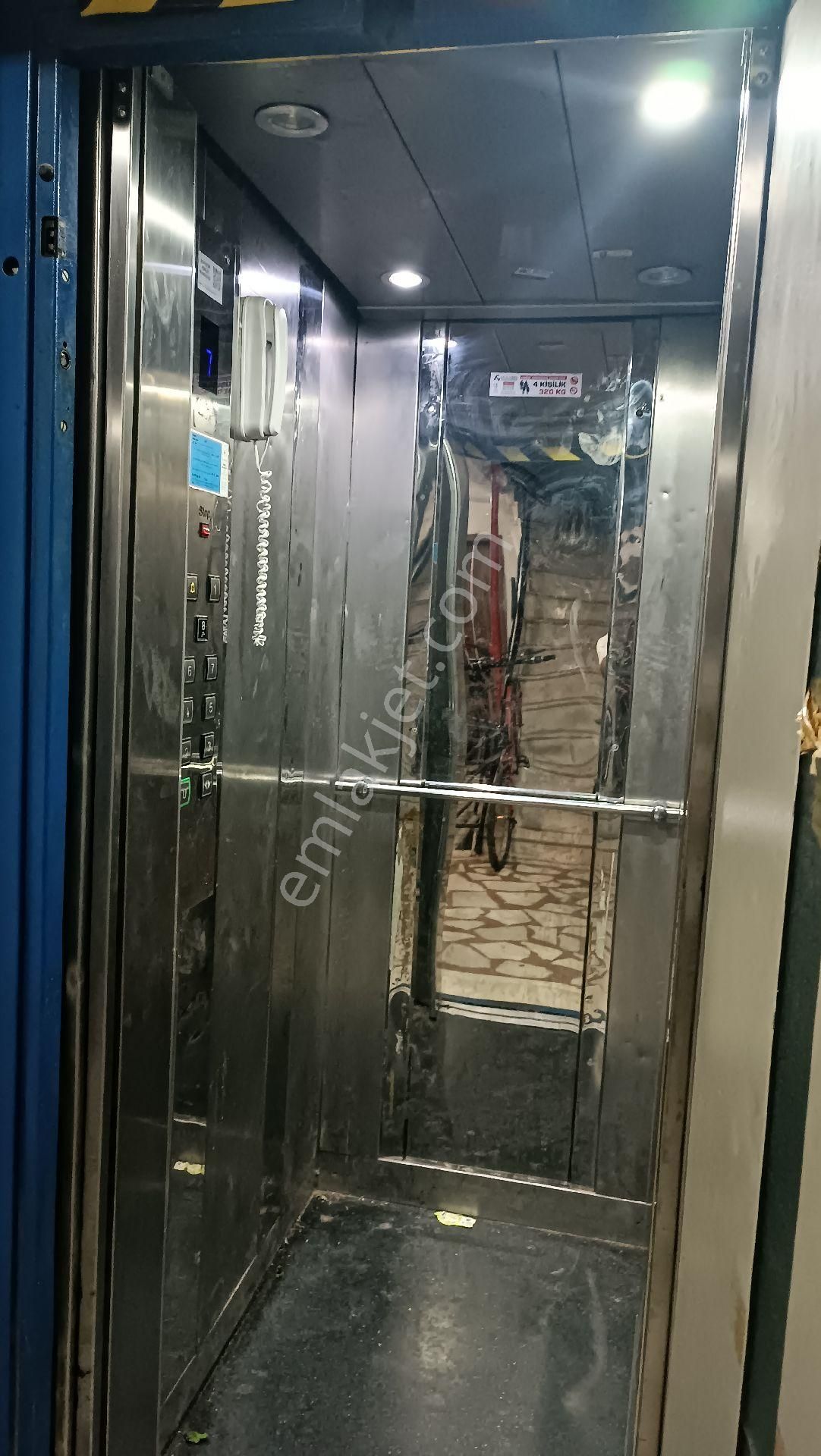 Torbalı Metropolis Caddesinde Satılık 3+1 Daire - Görsel 18