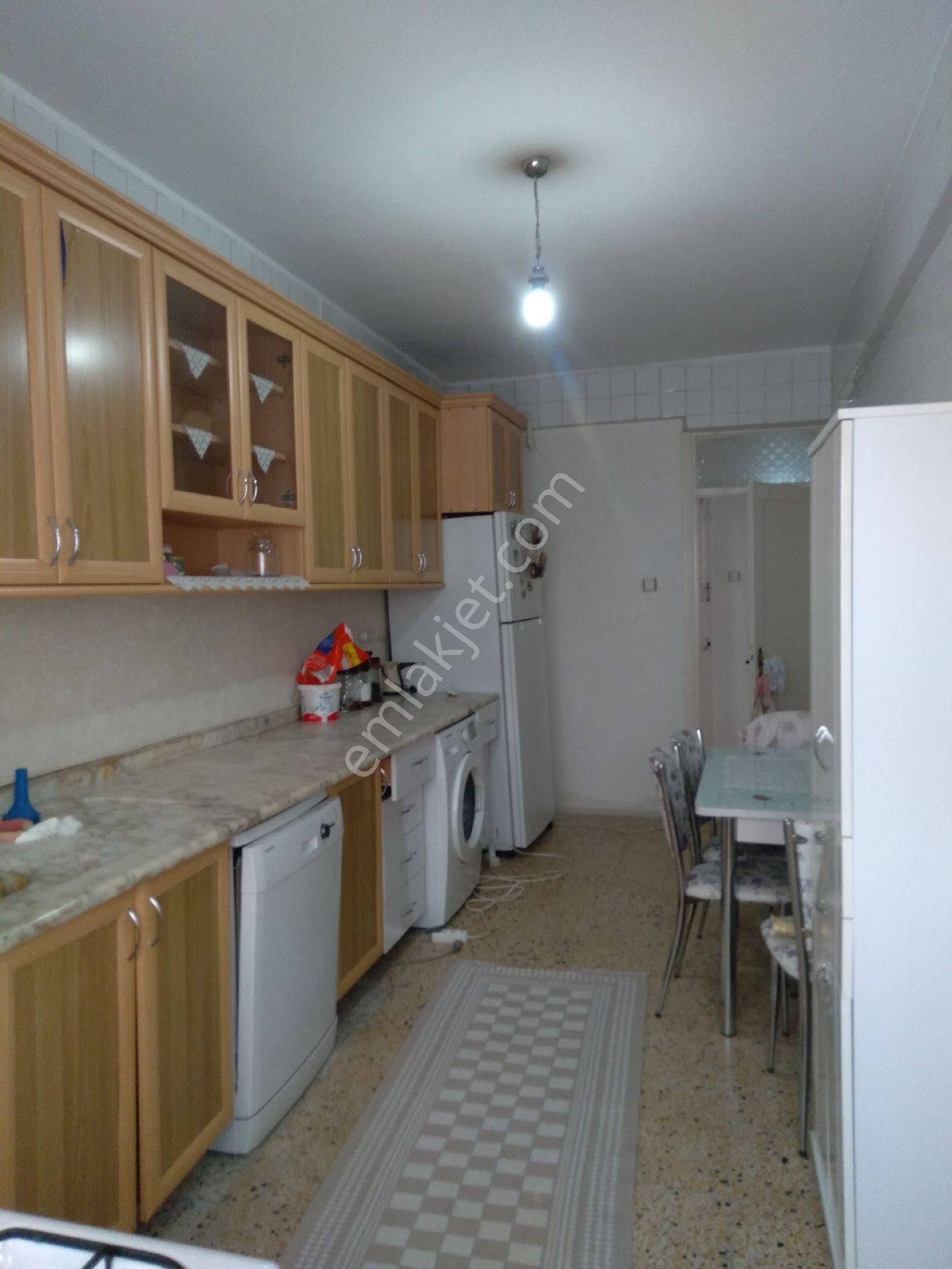 Yenişehir Doğalgazlı Bakımlı 4 Oda Merkezi Konumda