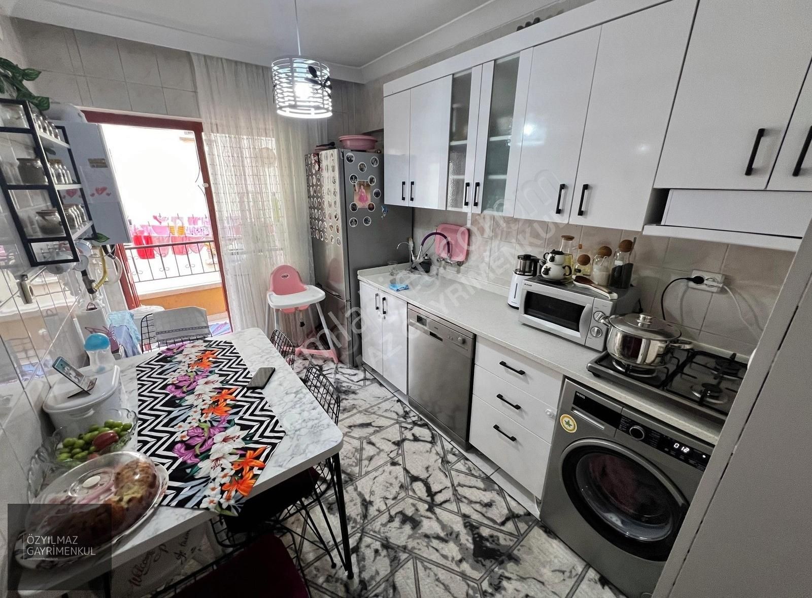 Özyılmaz'dan Cadde Üzeri Bağımsız Ful Yapılı Ön Cephe Daire