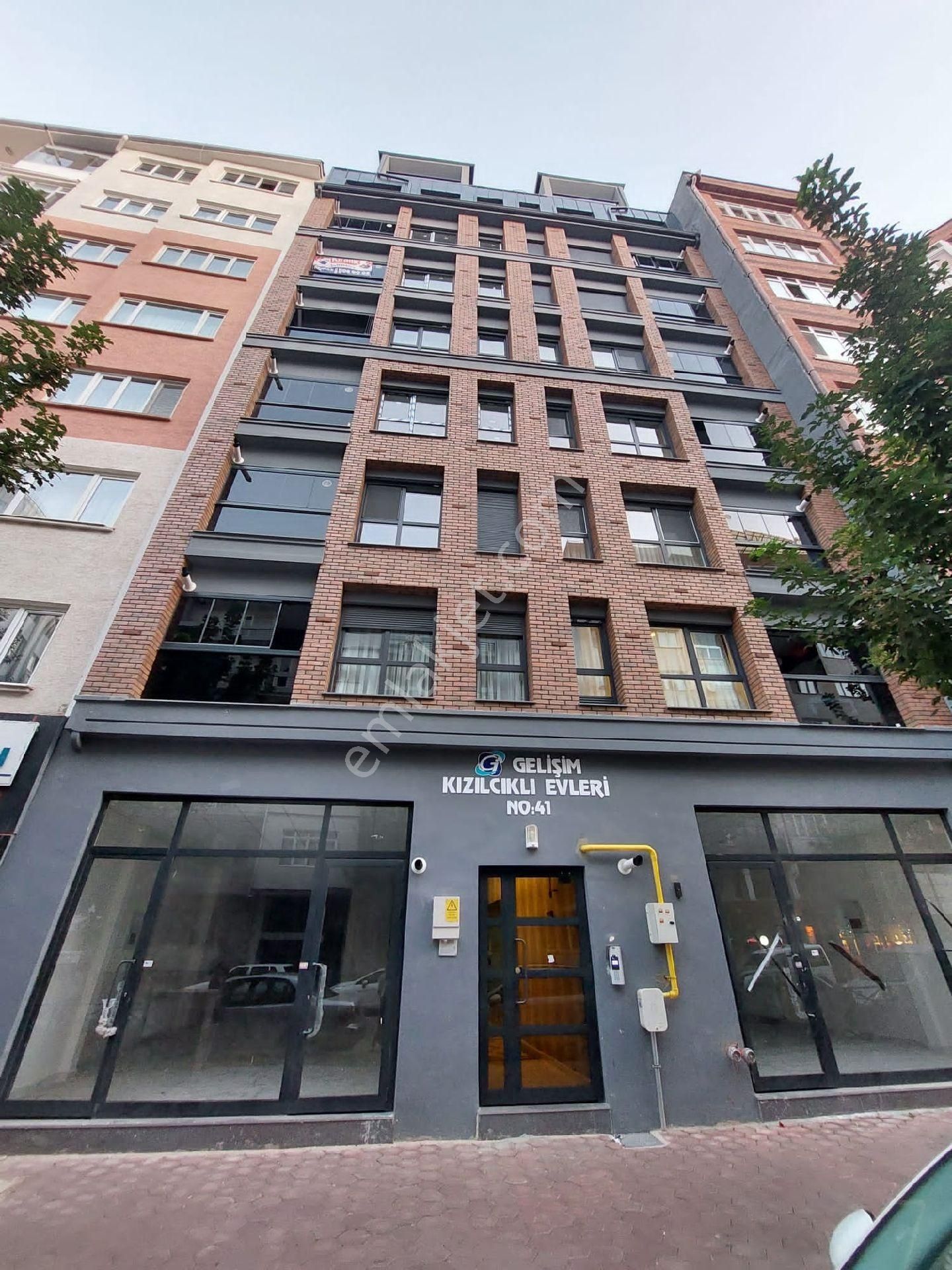Oldpol Emlak'tan Kızılcıklı Caddesi Üzerinde 3+1 Lüks Daire