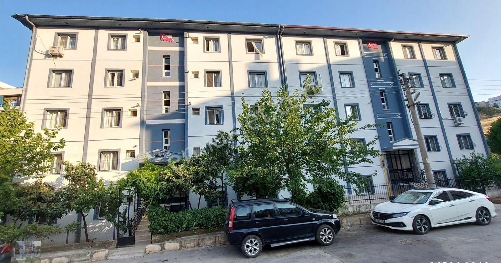 Karşıyaka Zübeyde Hnm Parkyücesoy Yanı Satılık 2+1 Daire Kanıt E