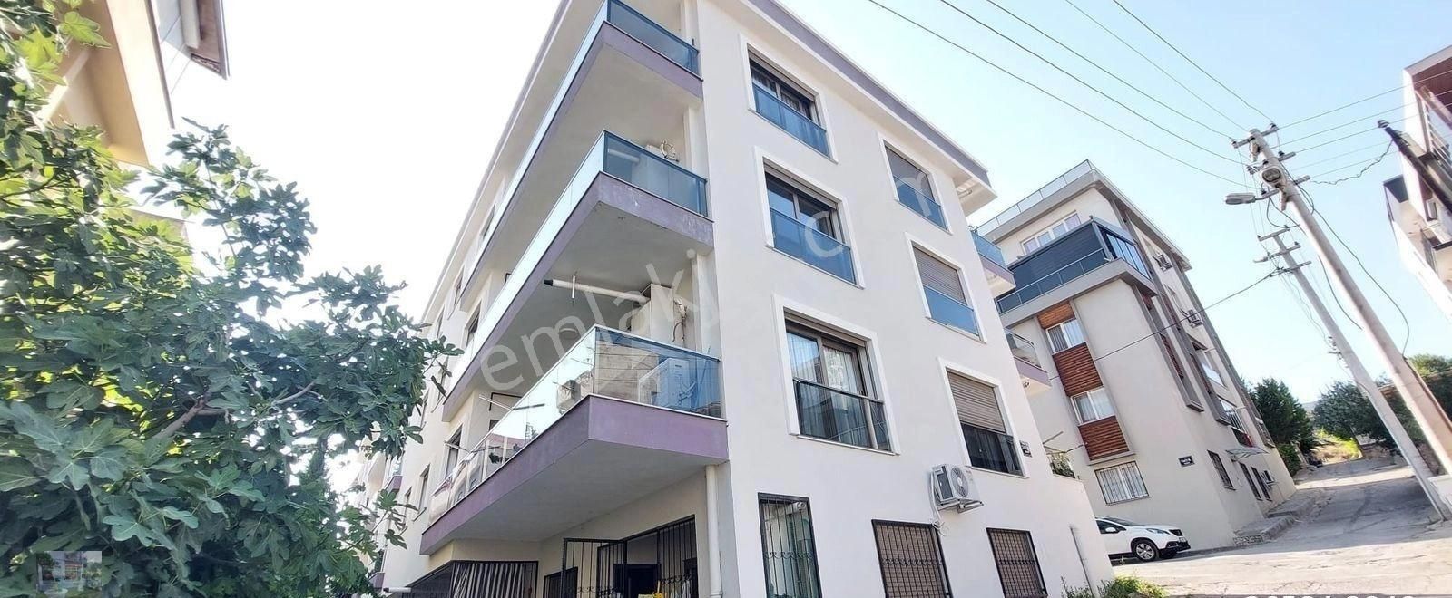 Karşıyaka Elit Sitesinde Boş Kiralık 3+1 Daire Kanıt Emlaktan