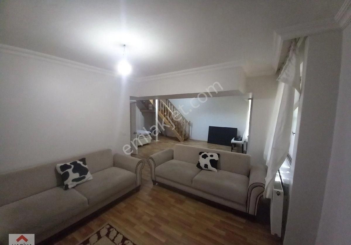 Gaziosmanpaşa'da 5+2 Ters Dubleks Yapılı Masrafsız Full Eşyalı Satılık Fırsat Daire !!