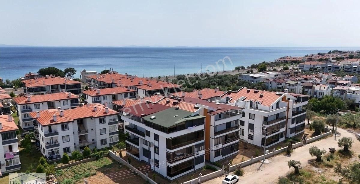 Bahadır Emlaktan Sıfır Eşyalı Denize 200 Metre 2 Yaşında Satılık Daire !!