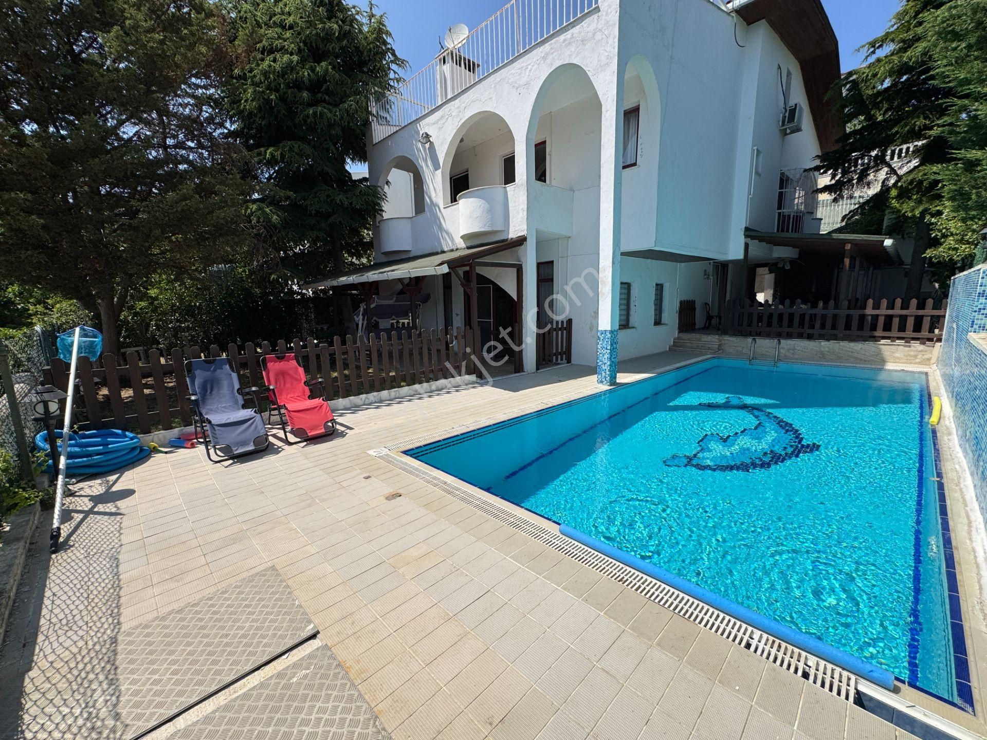 Selimpaşa Usta Sitesi 4+2 Tripleks 350m² Arsa 300m² Kapalı Alan Full Eşyalı Özel Havuzlu
