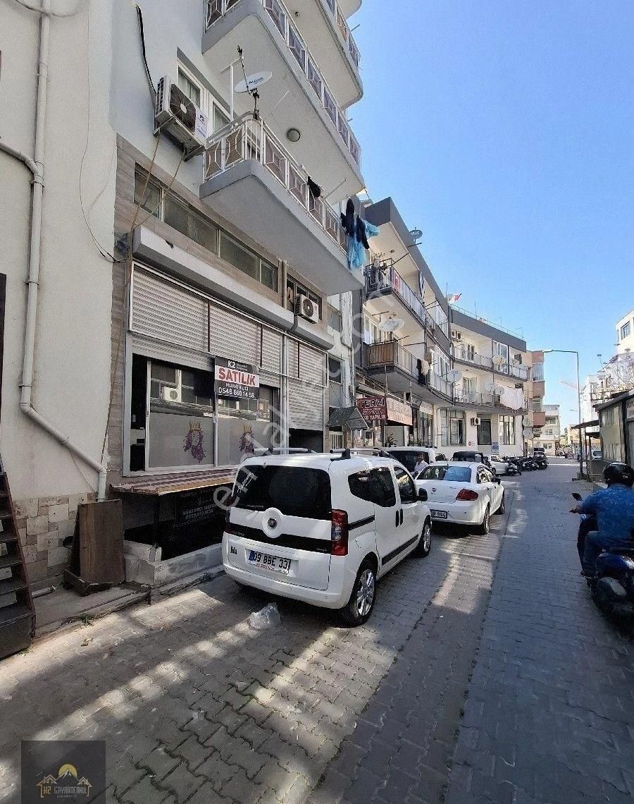 Kuşadası Merkezde Satılık Dükkan