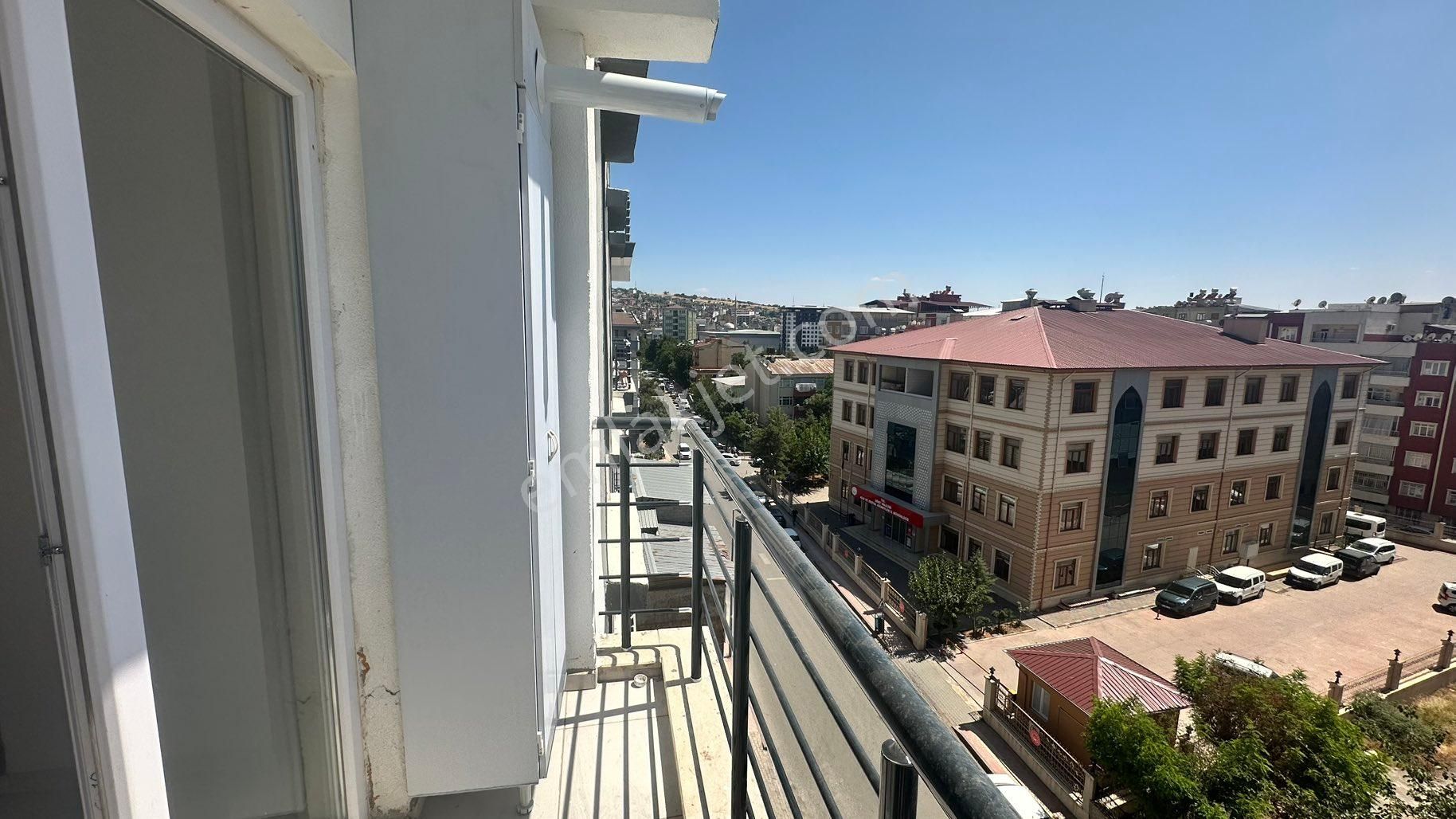 Hayat Gayrimenkul Danışmanlık Merkezinden Yeni Mahallede Kiralık 2+1 Daire