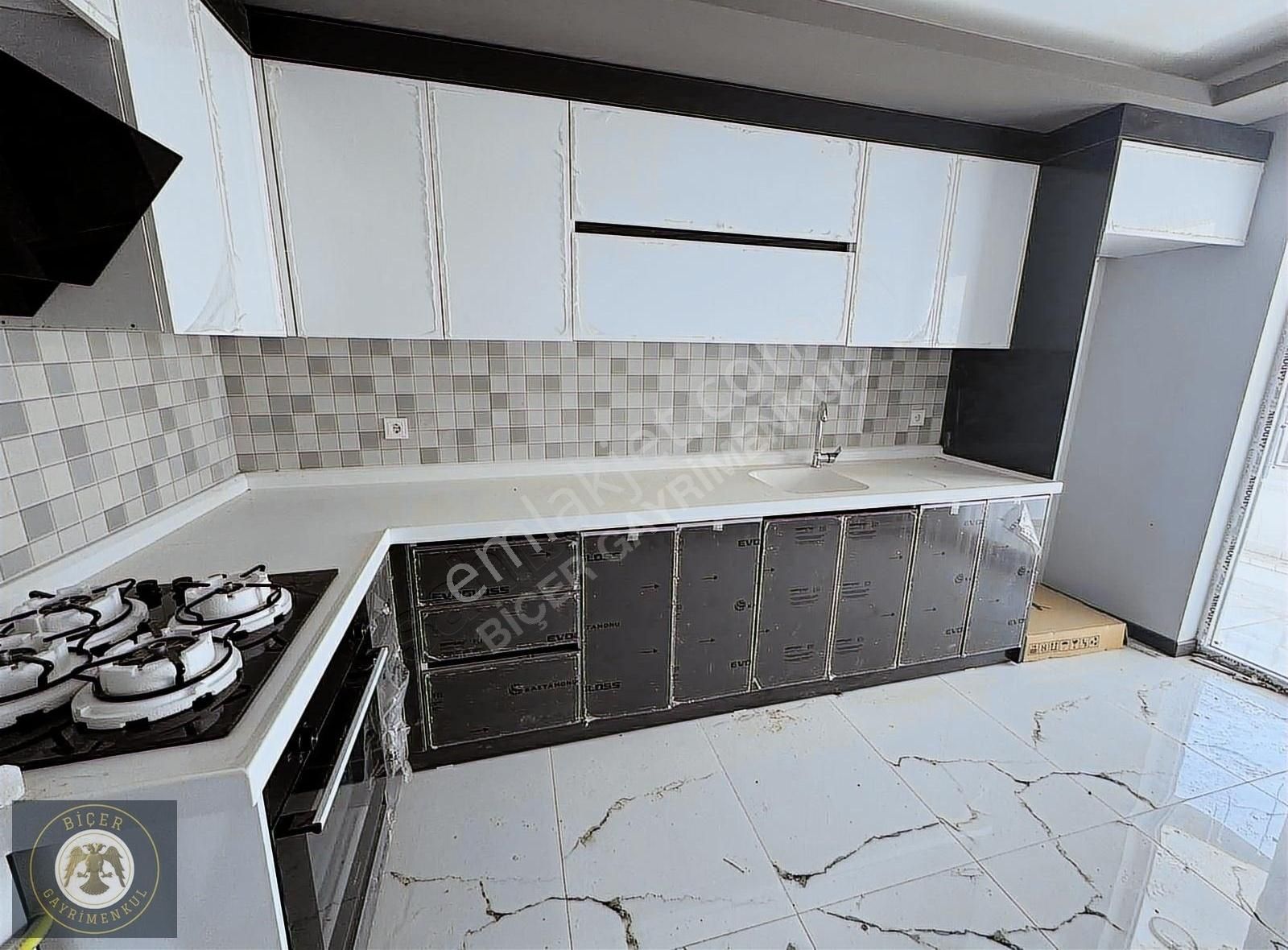 Biçer Gayrimenkulden M Kemalde Son Kat Asansörlü Sıfır 2+1 Daire