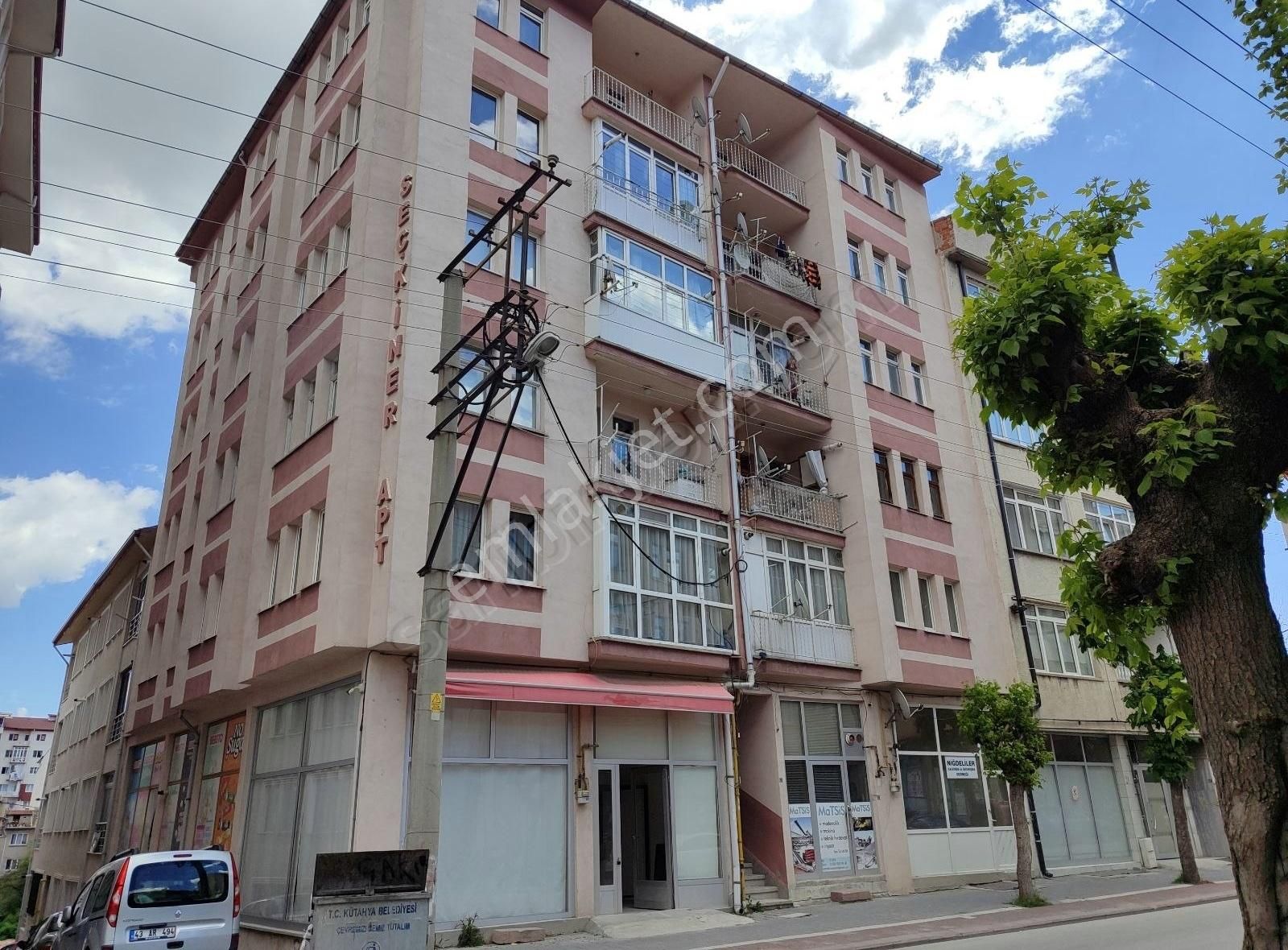 Asel'den Kıbrıs Cad.köşe İşyeri 120 M2 İşyeri Ofis,mağaza,depo