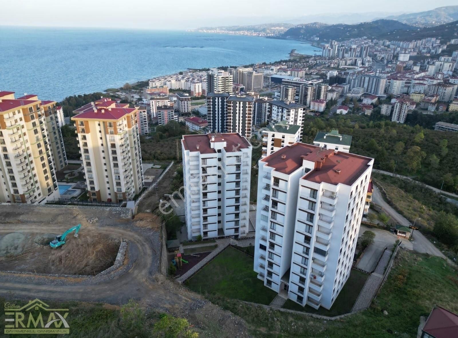 Ermax'dan Yalıncakta Kiralık 4+1 215 M2 3 Banyolu Daire
