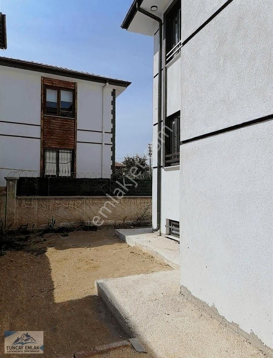 Erenköy De Sıfır Müstakil Villa Konsepinde 2 Daire Ayrı Girişli - Görsel 21