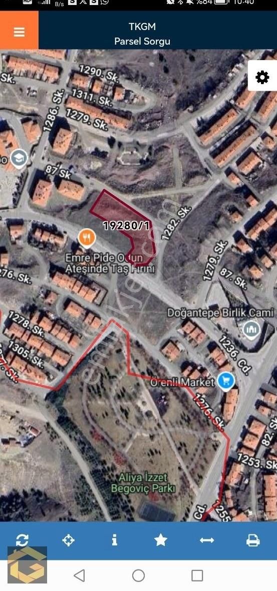 Feridun Çelik Mahallesi'nde Cadde Kenarı Arsa