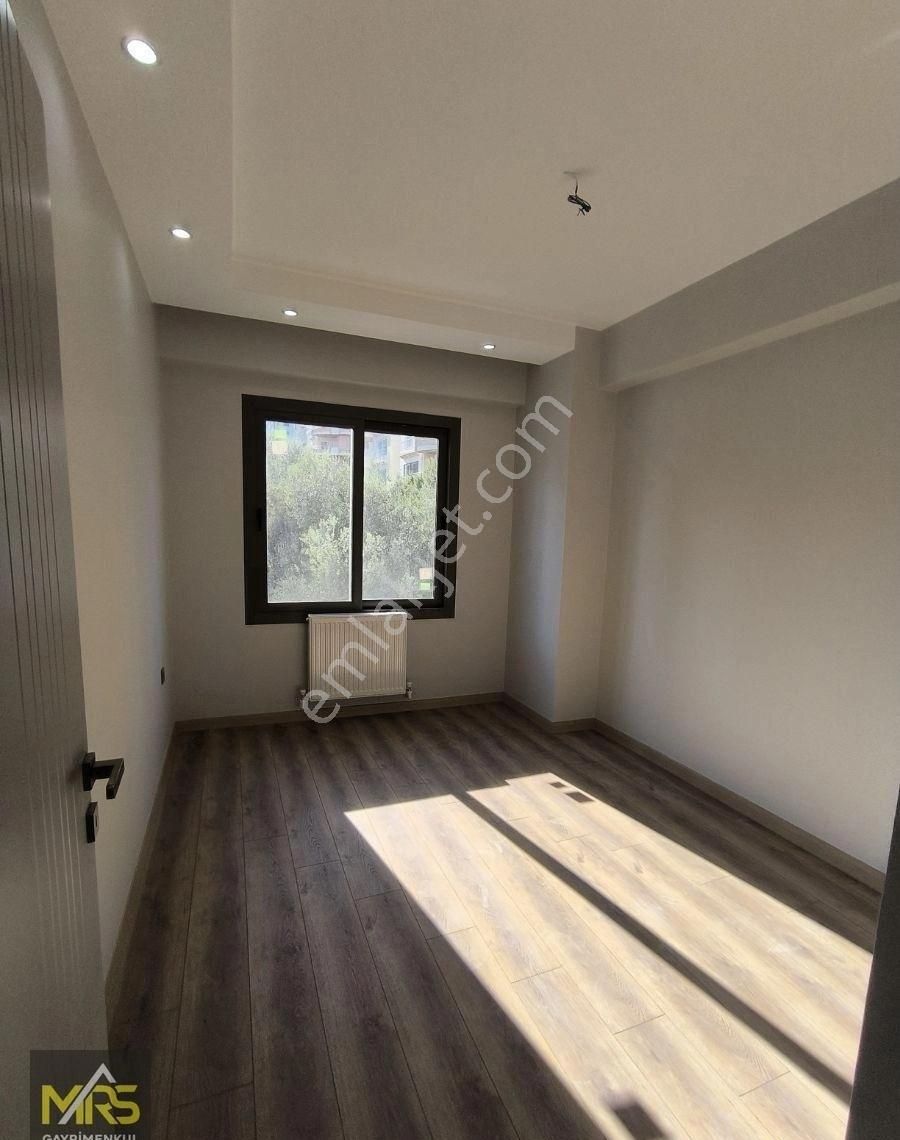 Mrs Gayrimenkul'den Yenişehir Çiftlikte 34.cadde Yakını 4+1 Dair