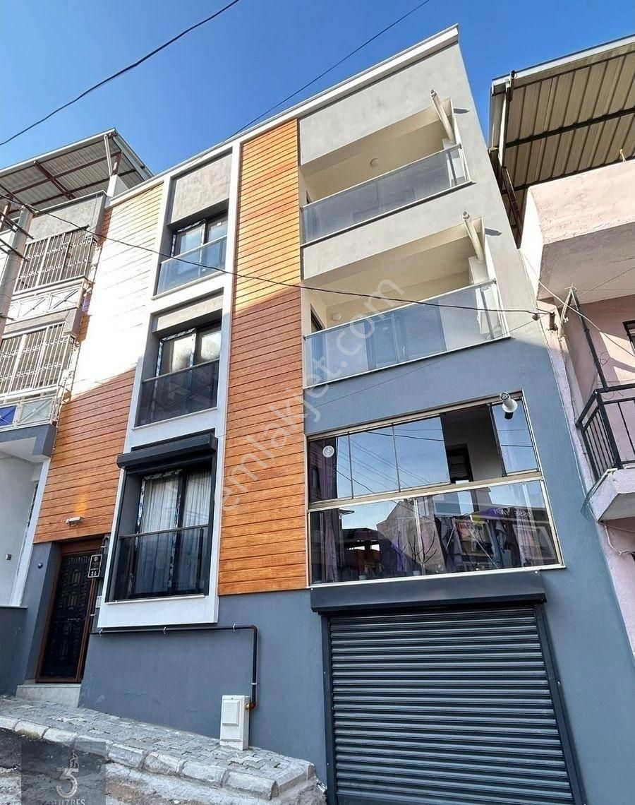 Otuzbeş'ten Uğur Mumcuda Sıfır Arakat Otoparklı 2+1 Daire!!