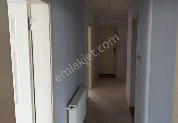 Karşıyaka’da Müstakil Ev Tadında 3+1 – Dubleks Potansiyelli, Şehir Hastanesine Yakın - Görsel 16