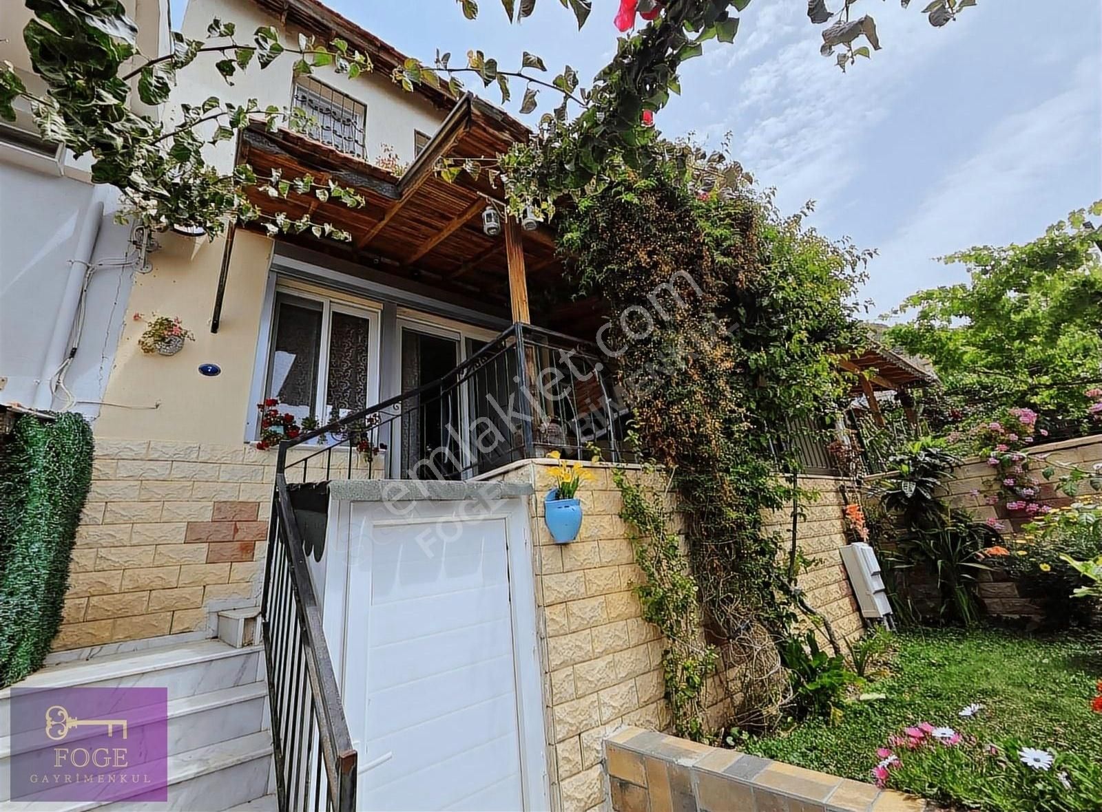 Yenifoça Marina'ya Çok Yakın Konumda Satılık 4+1 Villa - Görsel 28