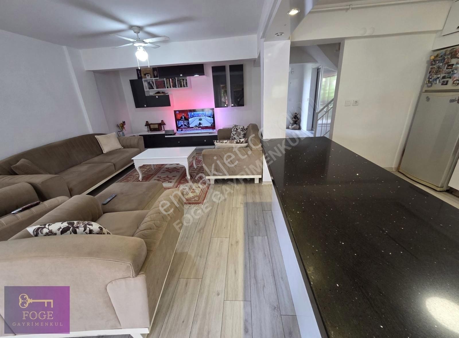 Yenifoça Marina'ya Çok Yakın Konumda Satılık 4+1 Villa - Görsel 12