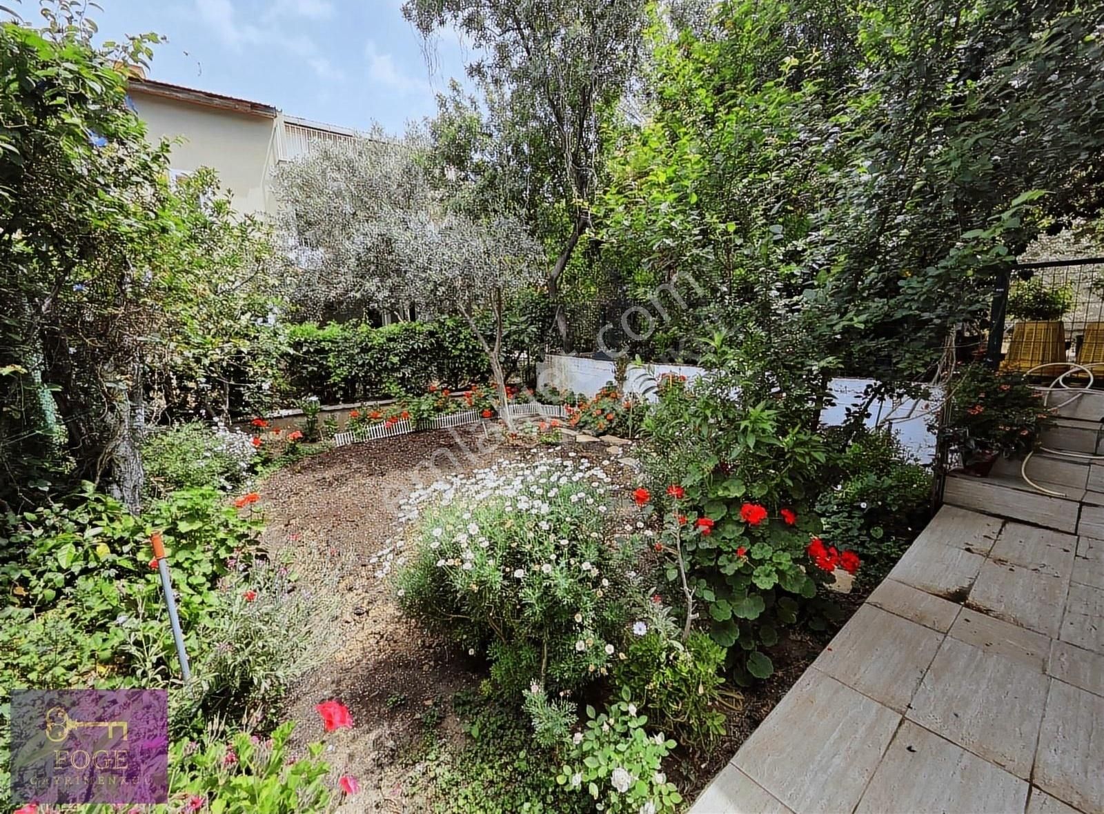 Yenifoça Marina'ya Çok Yakın Konumda Satılık 4+1 Villa - Görsel 11