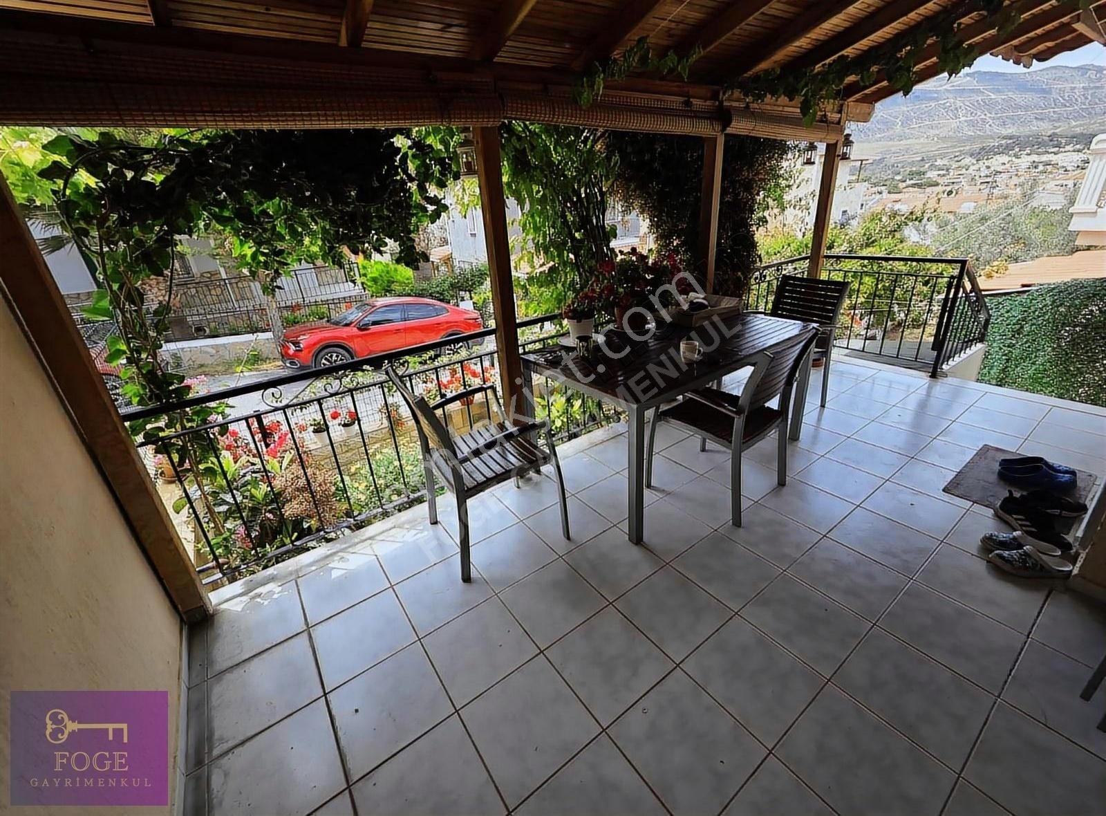 Yenifoça Marina'ya Çok Yakın Konumda Satılık 4+1 Villa - Görsel 3