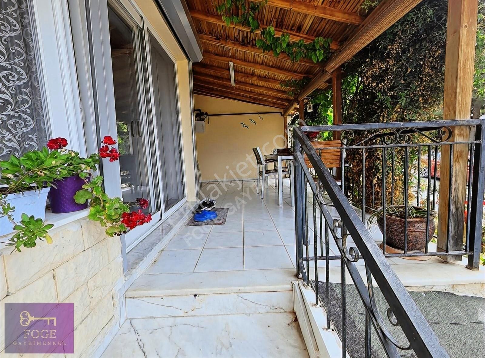 Yenifoça Marina'ya Çok Yakın Konumda Satılık 4+1 Villa - Görsel 20