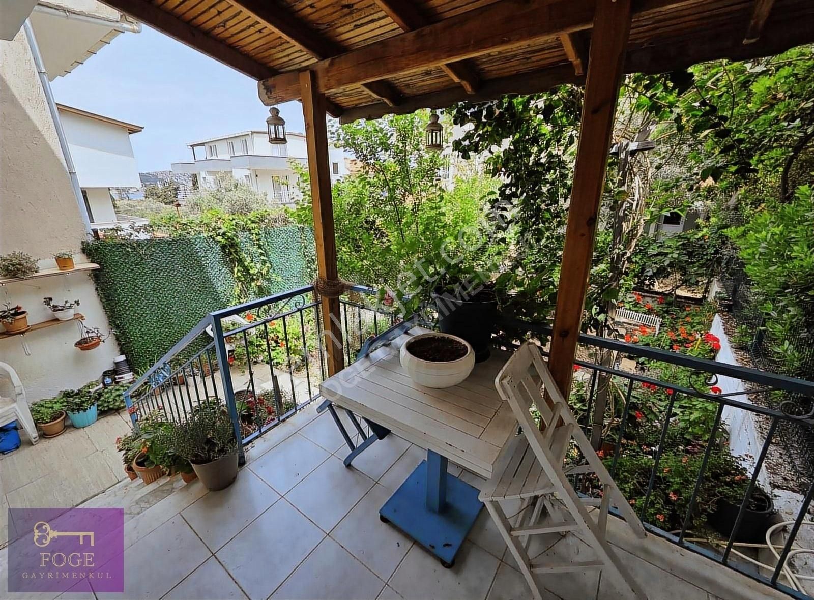 Yenifoça Marina'ya Çok Yakın Konumda Satılık 4+1 Villa - Görsel 2