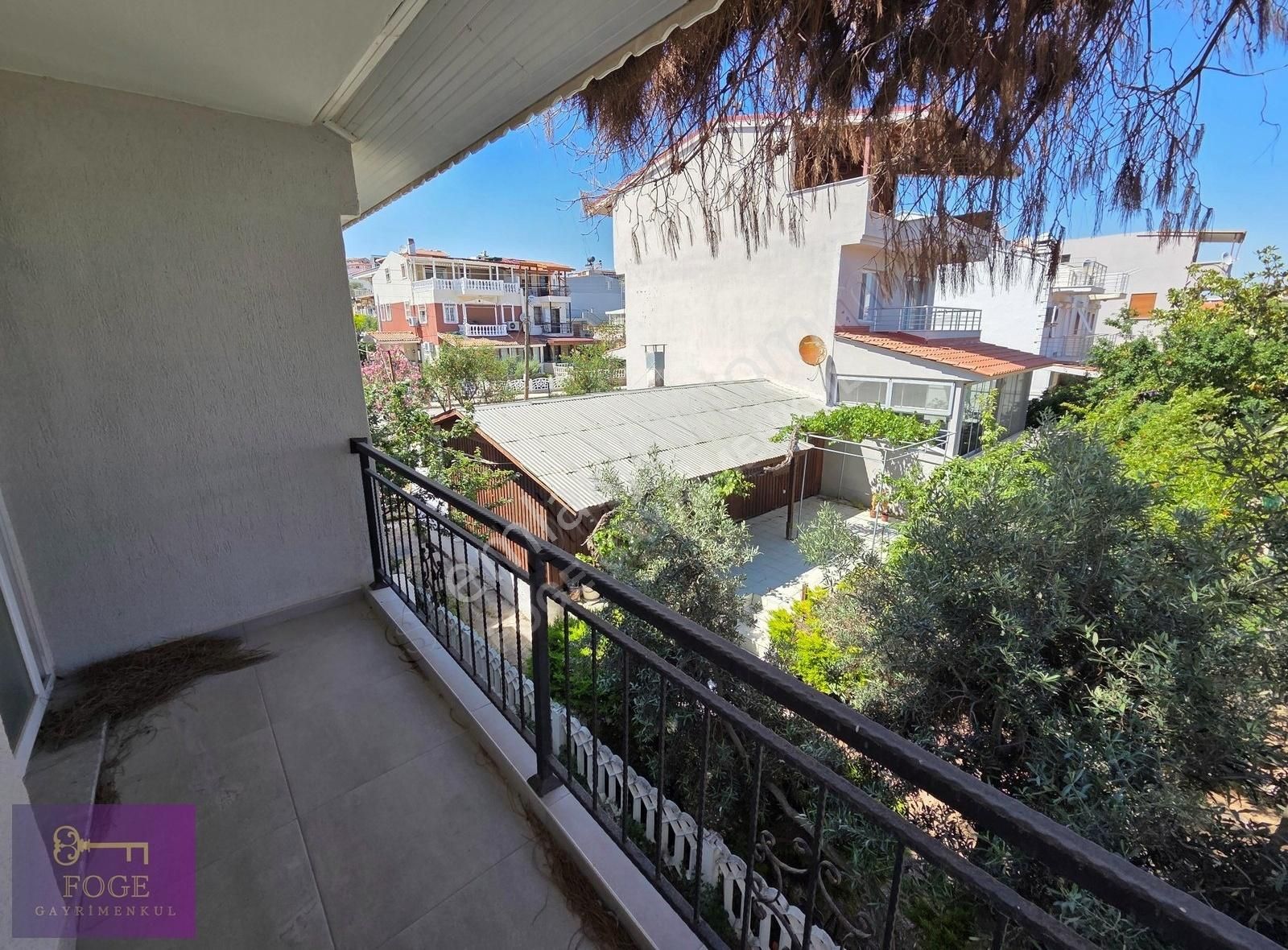 Yenifoça'da 6+1 Denize Sıfır Bahçeli Satılık Villa - Görsel 16