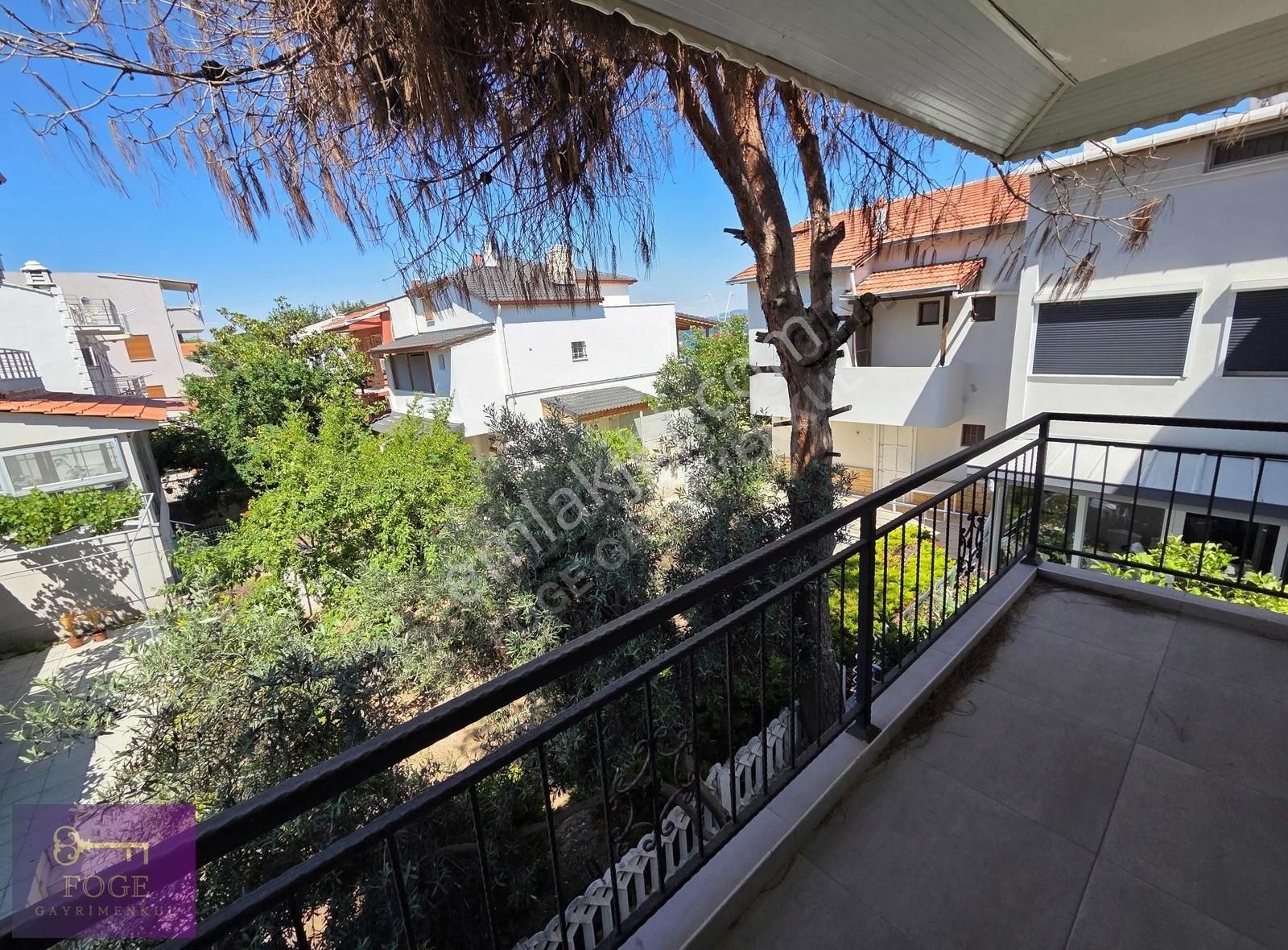 Yenifoça'da 6+1 Denize Sıfır Bahçeli Satılık Villa - Görsel 22