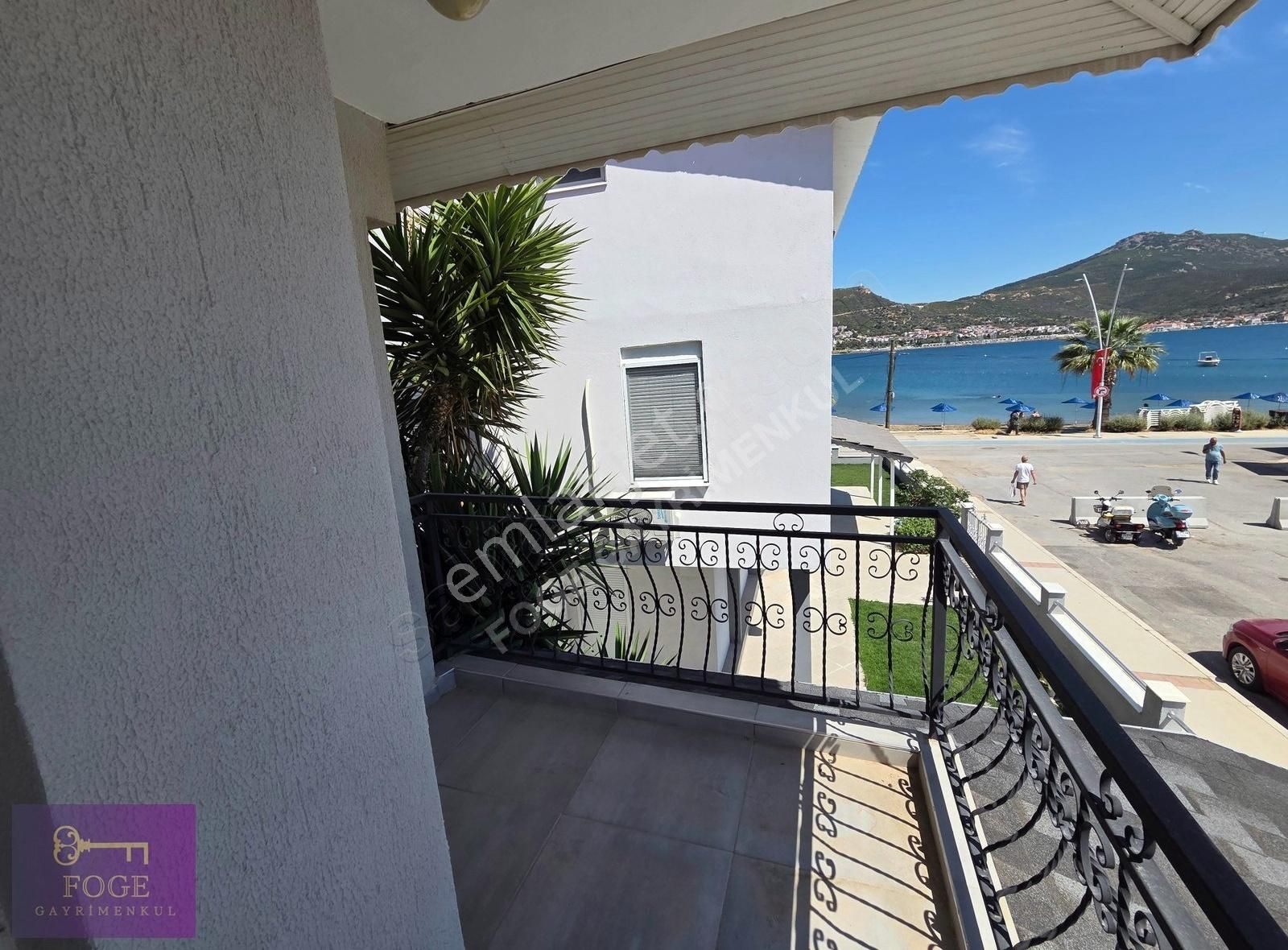 Yenifoça'da 6+1 Denize Sıfır Bahçeli Satılık Villa - Görsel 34