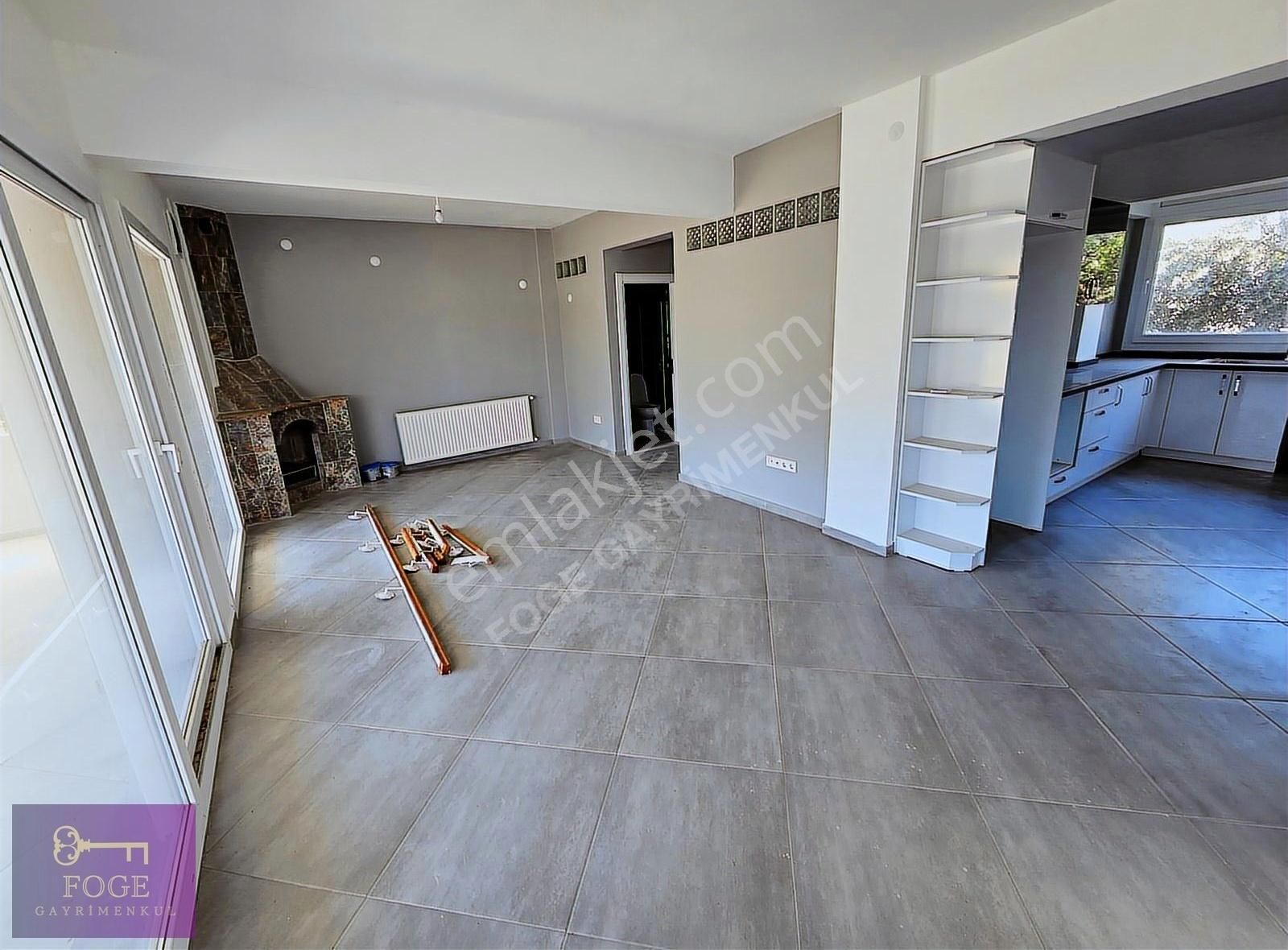 Yenifoça'da 6+1 Denize Sıfır Bahçeli Satılık Villa - Görsel 21