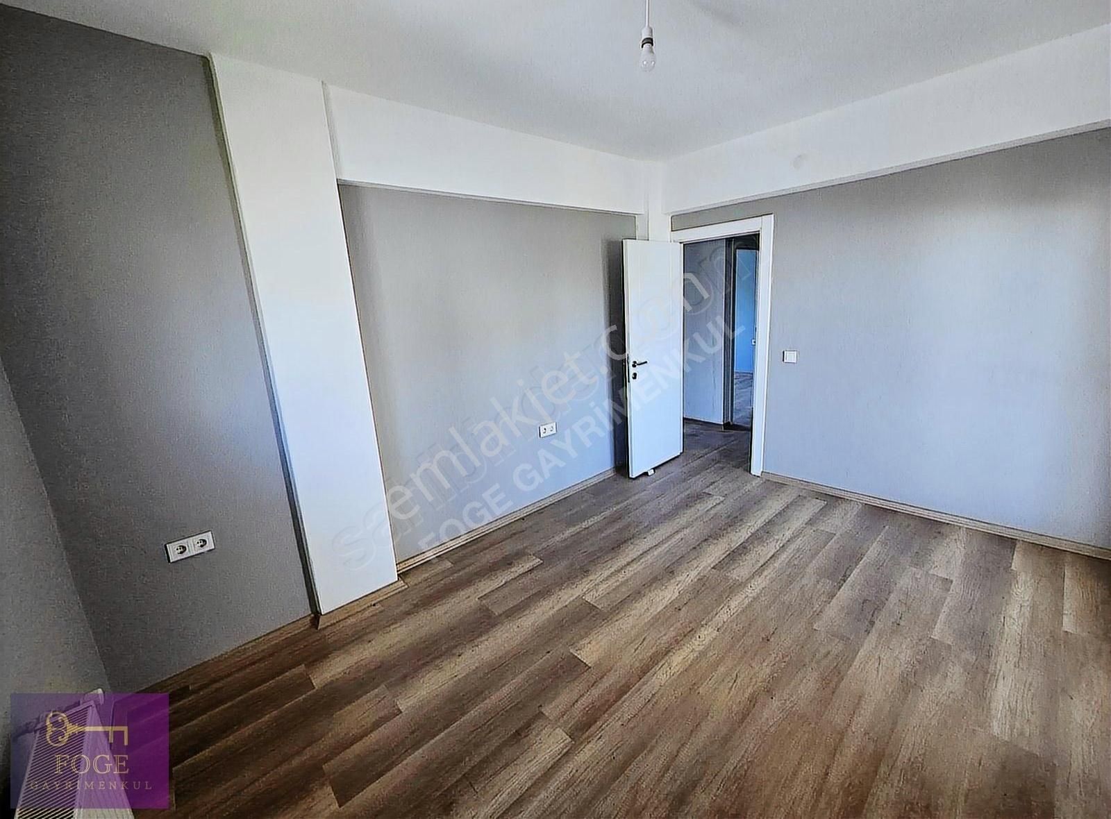 Yenifoça'da 6+1 Denize Sıfır Bahçeli Satılık Villa - Görsel 18