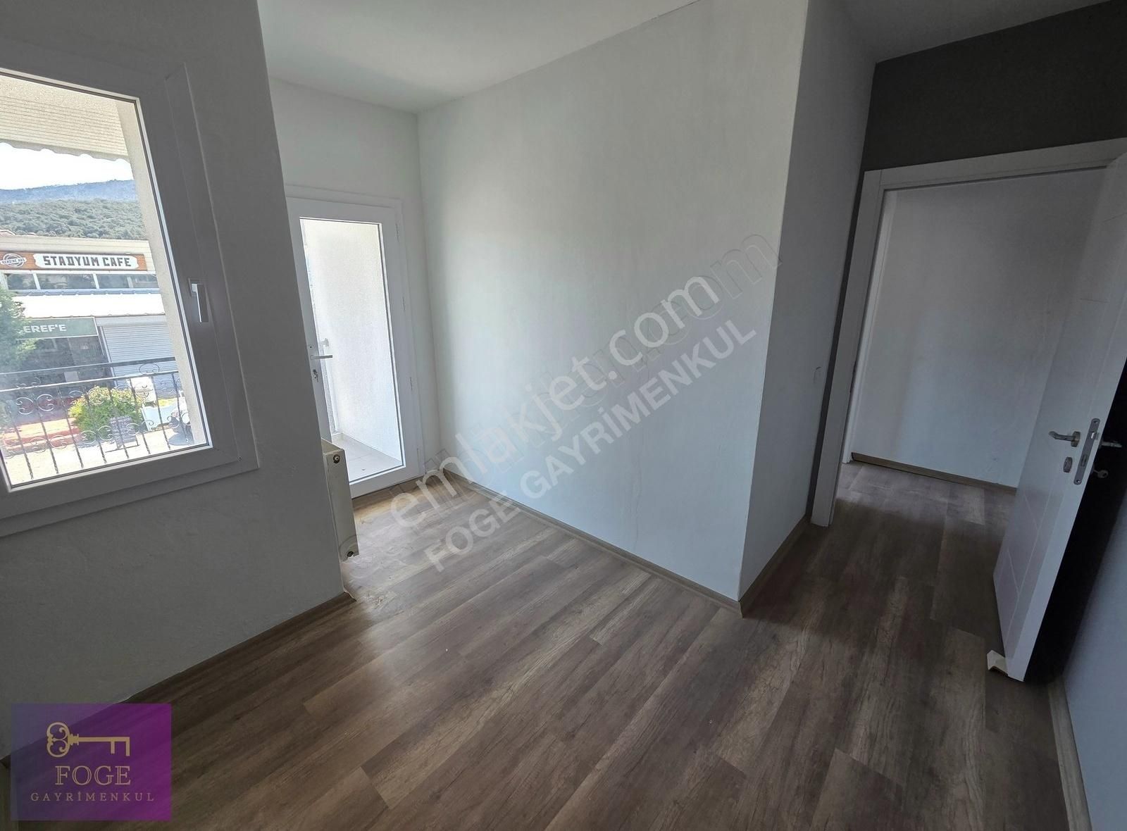 Yenifoça'da 6+1 Denize Sıfır Bahçeli Satılık Villa - Görsel 4