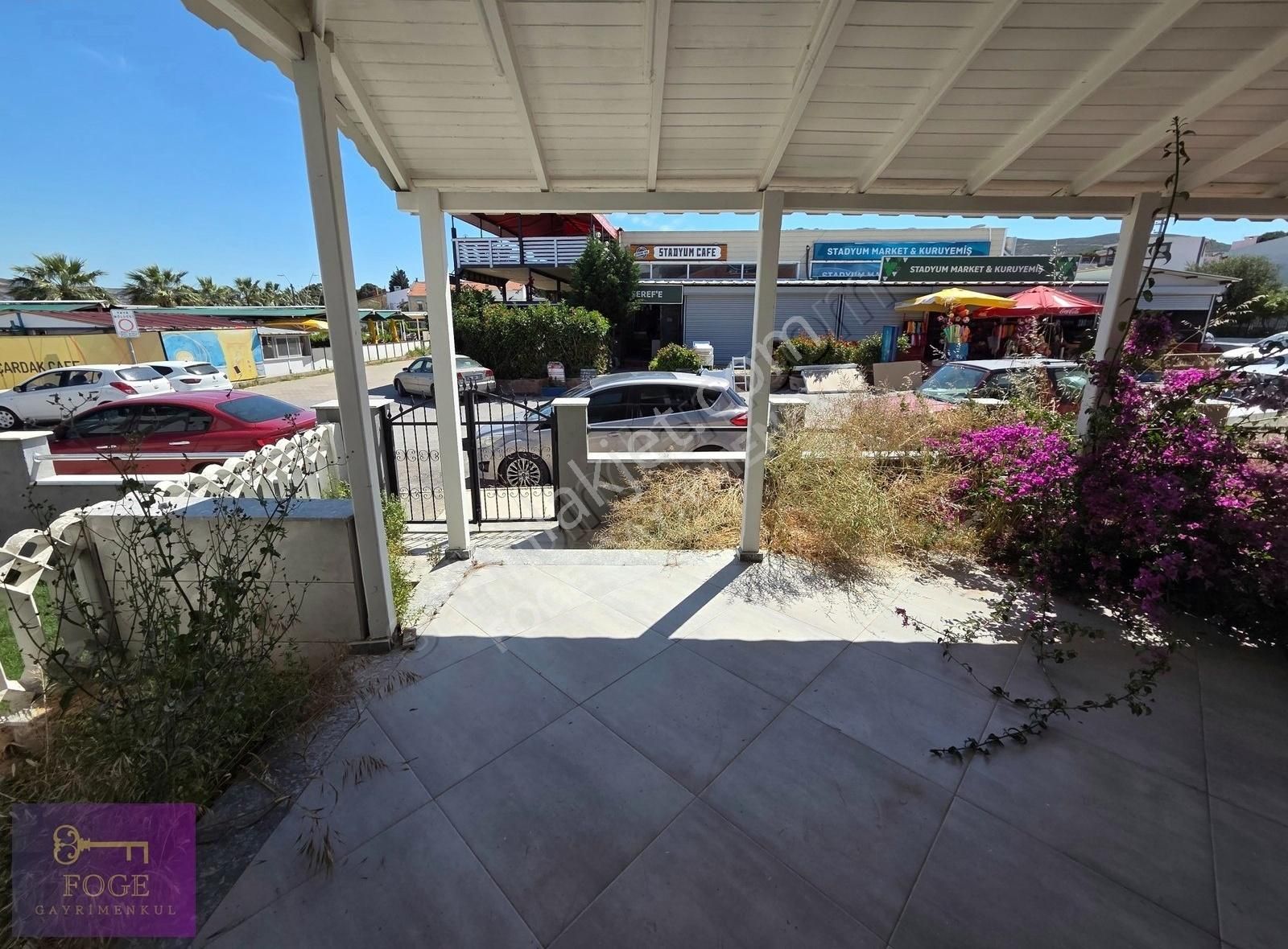 Yenifoça'da 6+1 Denize Sıfır Bahçeli Satılık Villa - Görsel 7