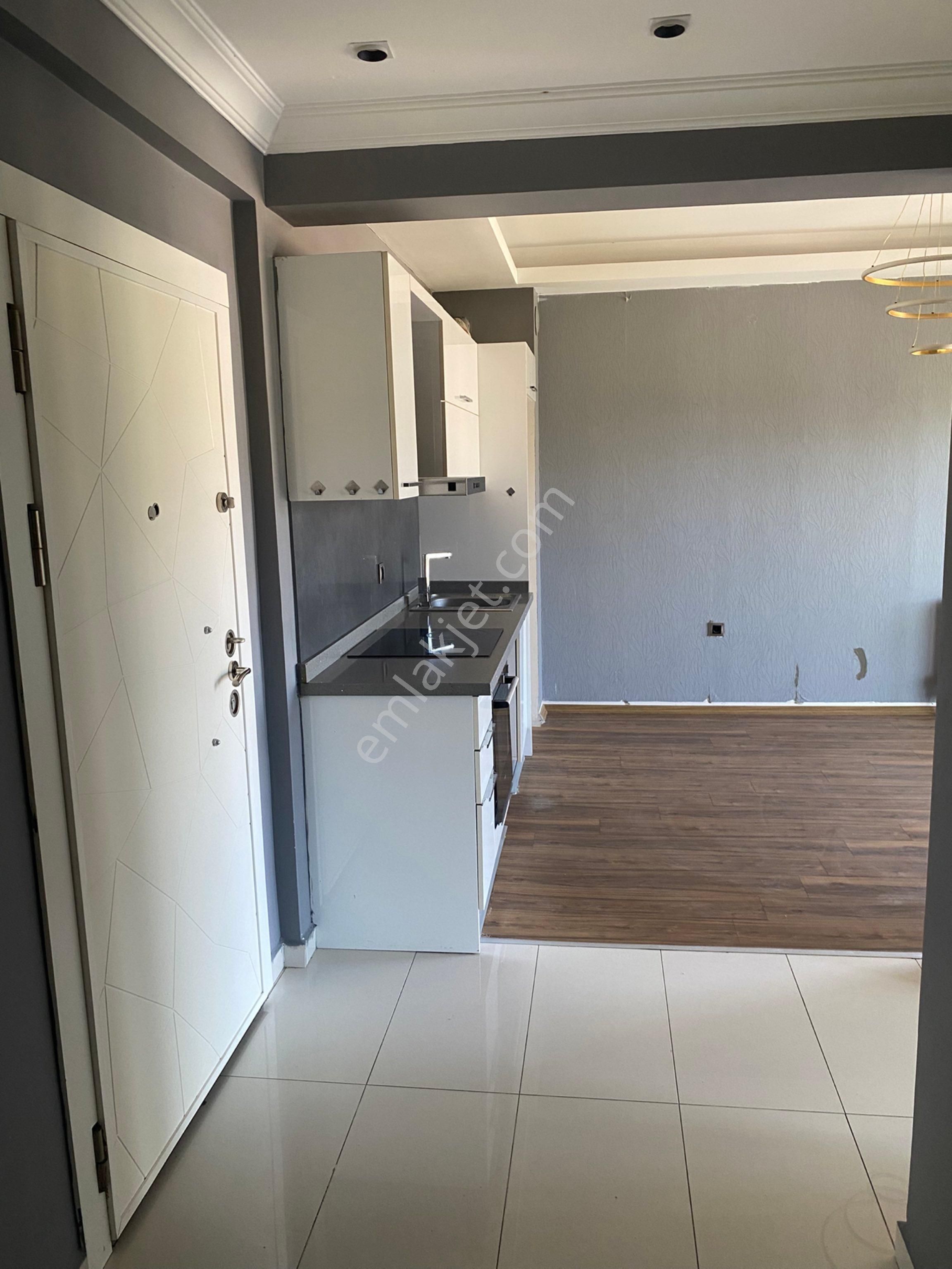 Güvenlikli Havuzlu Sitede Kiralık 2+1