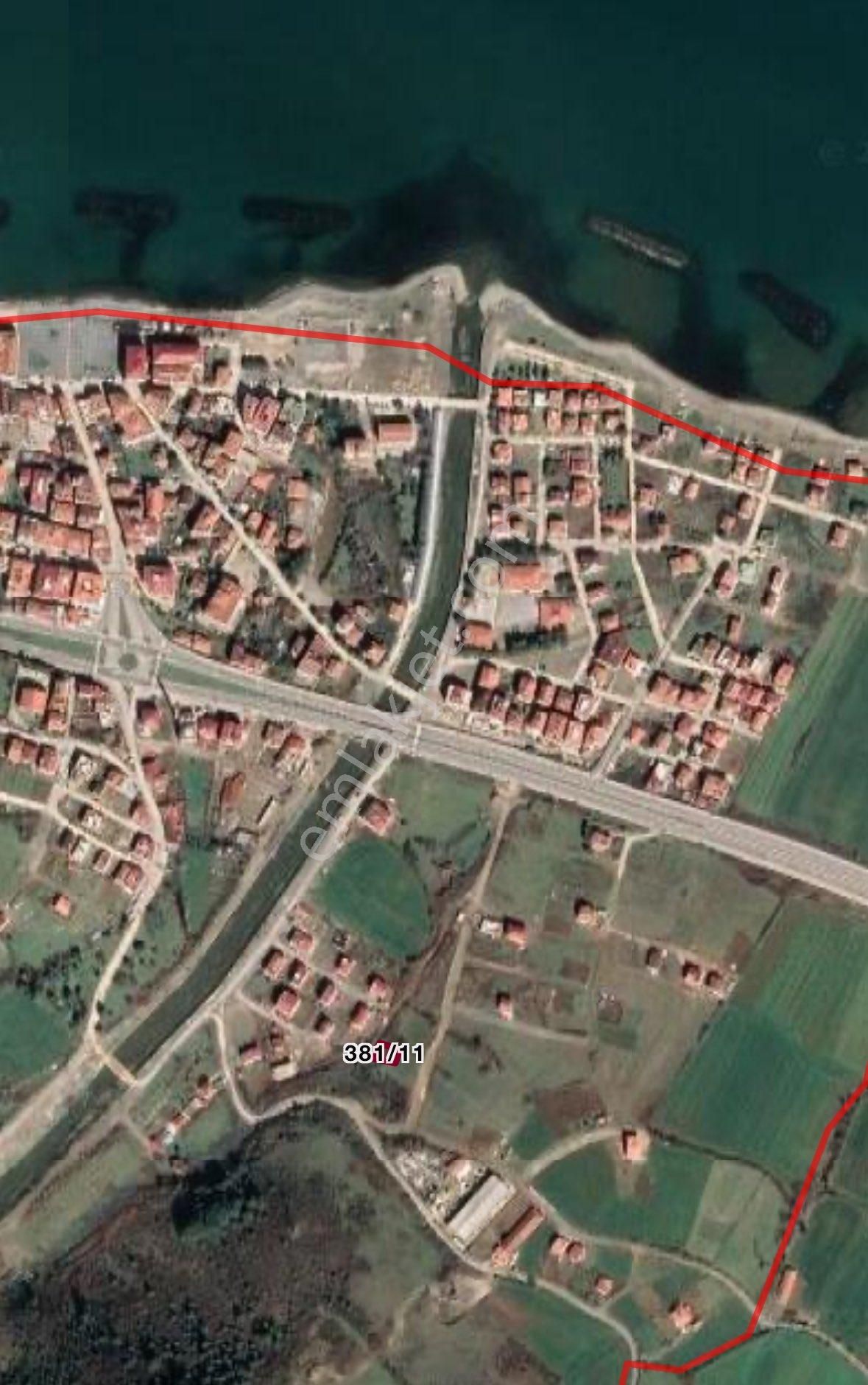 Yakakent Sahile 500m Üç Kat Villa İmarlı Arsa
