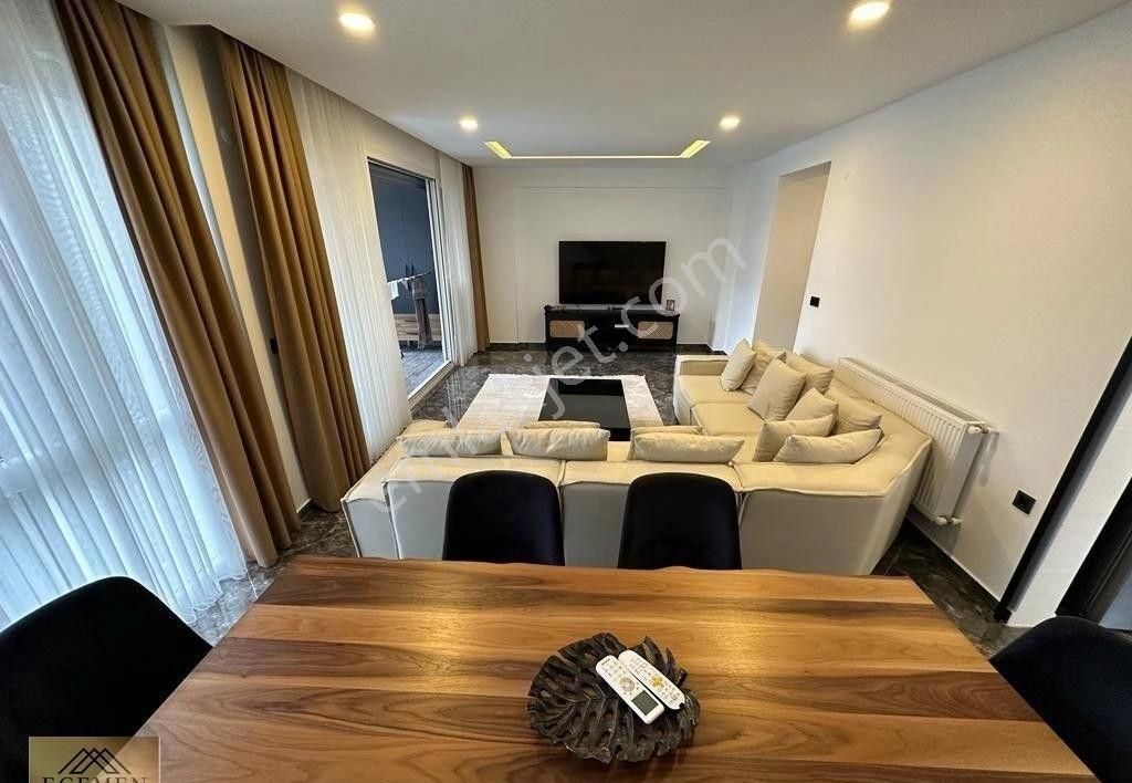 Kuşadası Merkezde Satılık 3+1 Daire - Görsel 9