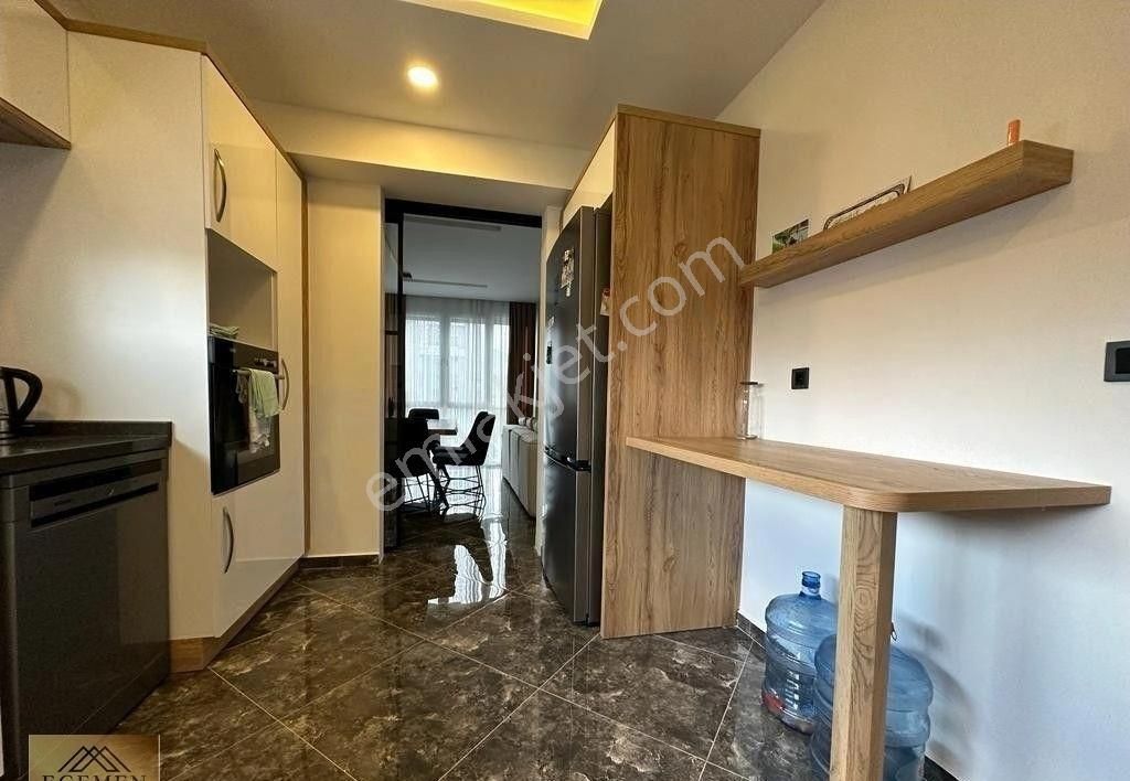 Kuşadası Merkezde Satılık 3+1 Daire - Görsel 6