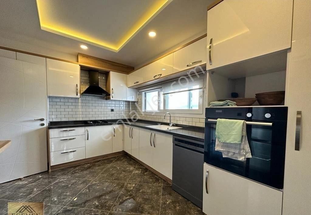 Kuşadası Merkezde Satılık 3+1 Daire - Görsel 16