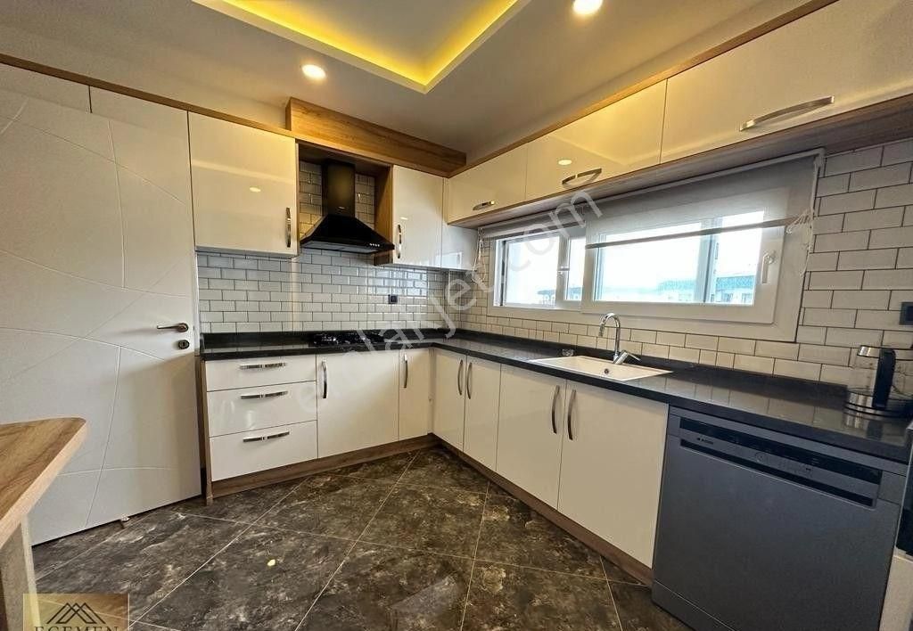 Kuşadası Merkezde Satılık 3+1 Daire - Görsel 17