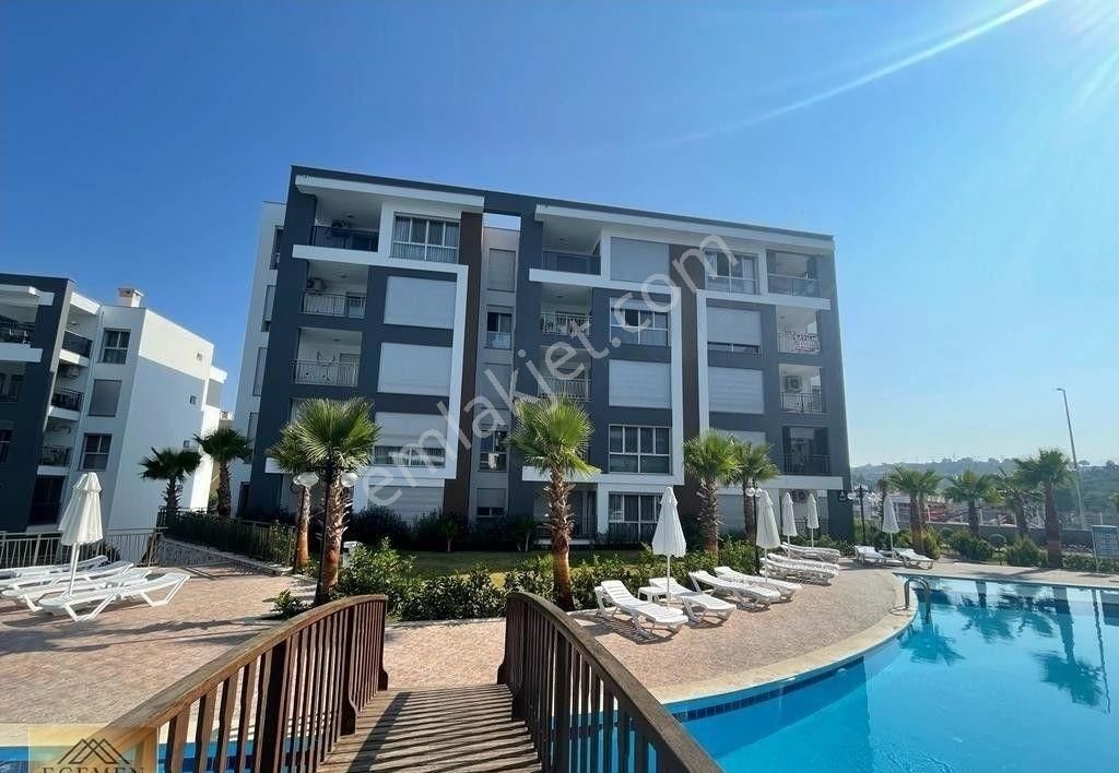 Kuşadası Merkezde Satılık 3+1 Daire - Görsel 10