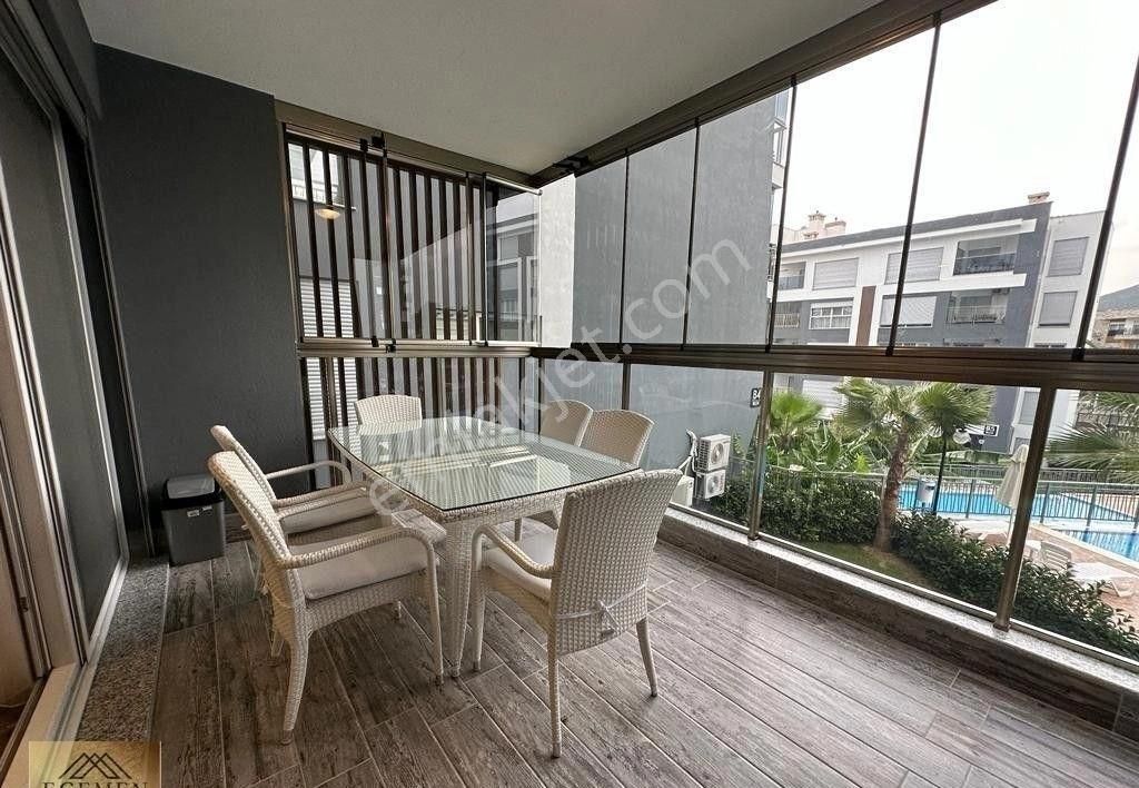 Kuşadası Merkezde Satılık 3+1 Daire - Görsel 31