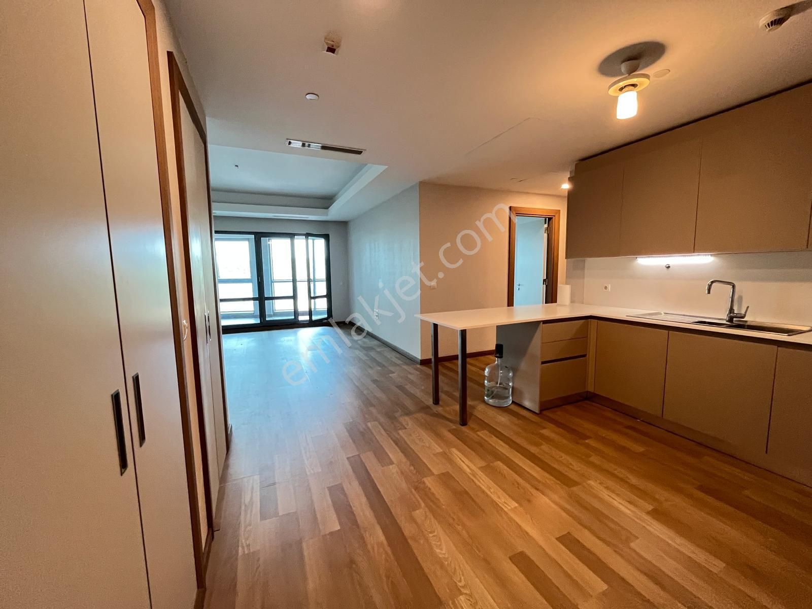 Ağaoğlu Maslak 1453 1+1 Büyük Tip Boş Kiralık Daire