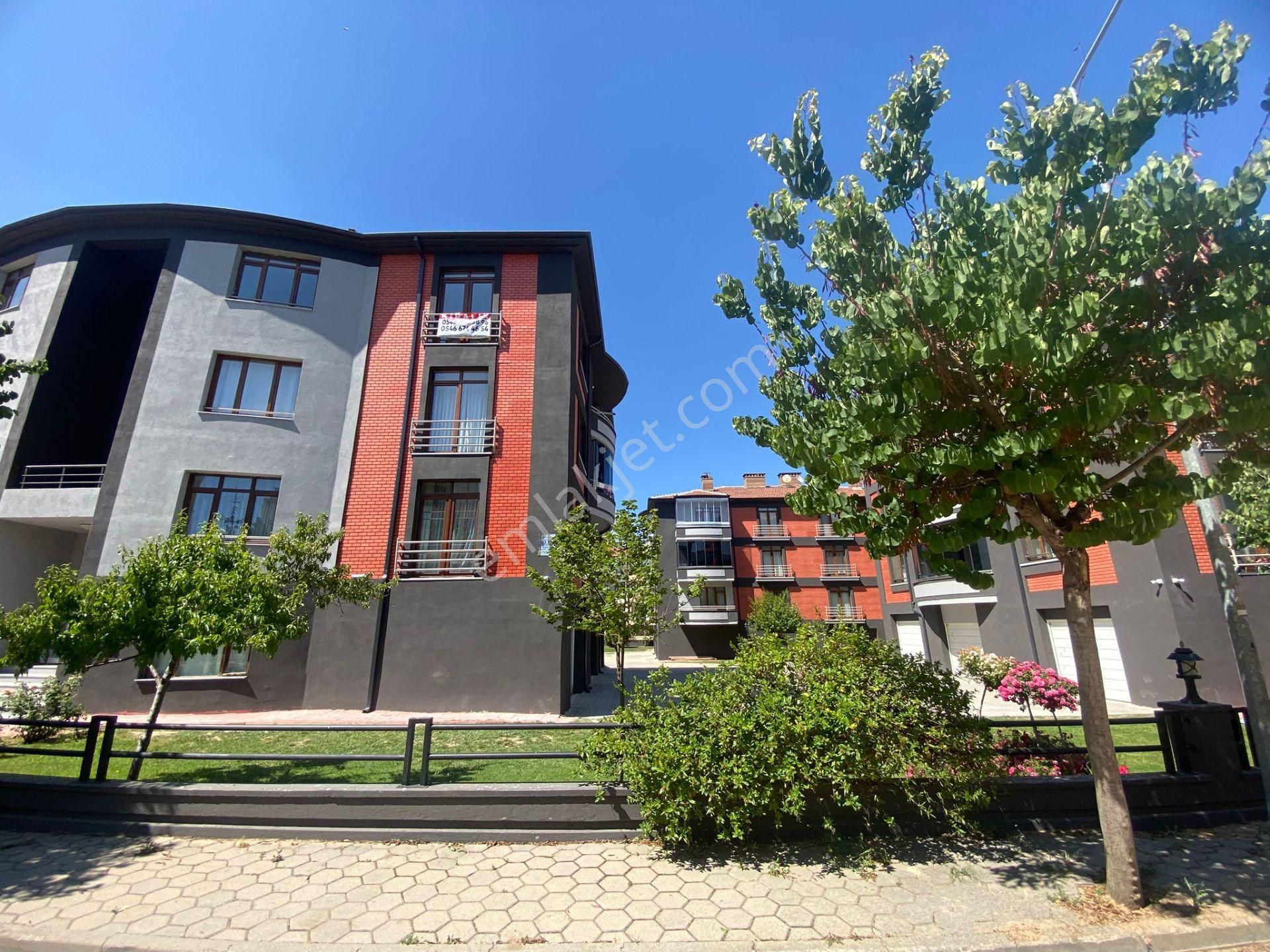 Batıkent Mh Site İçi Özel Garajlı 145m² Geniş Fırsat Daire Kk-4