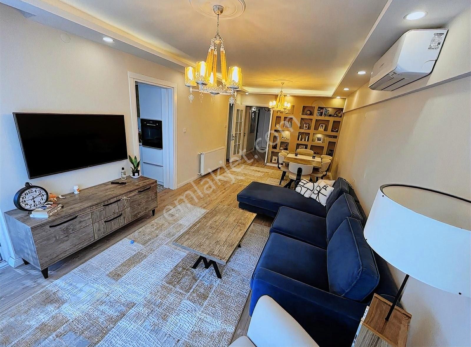 Akçay Köşem Emlaktan Merkezde 3+1 Eşyalı Denize 50 Mt