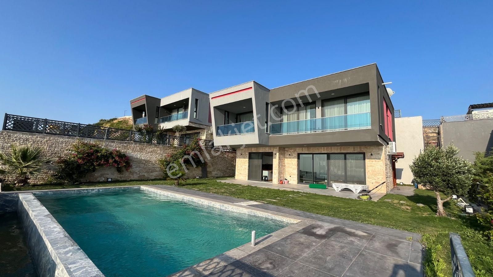 Elvan Özçelik'den Bodrum Boğaziçinde Satılık Muhteşem Manzaralı Villa