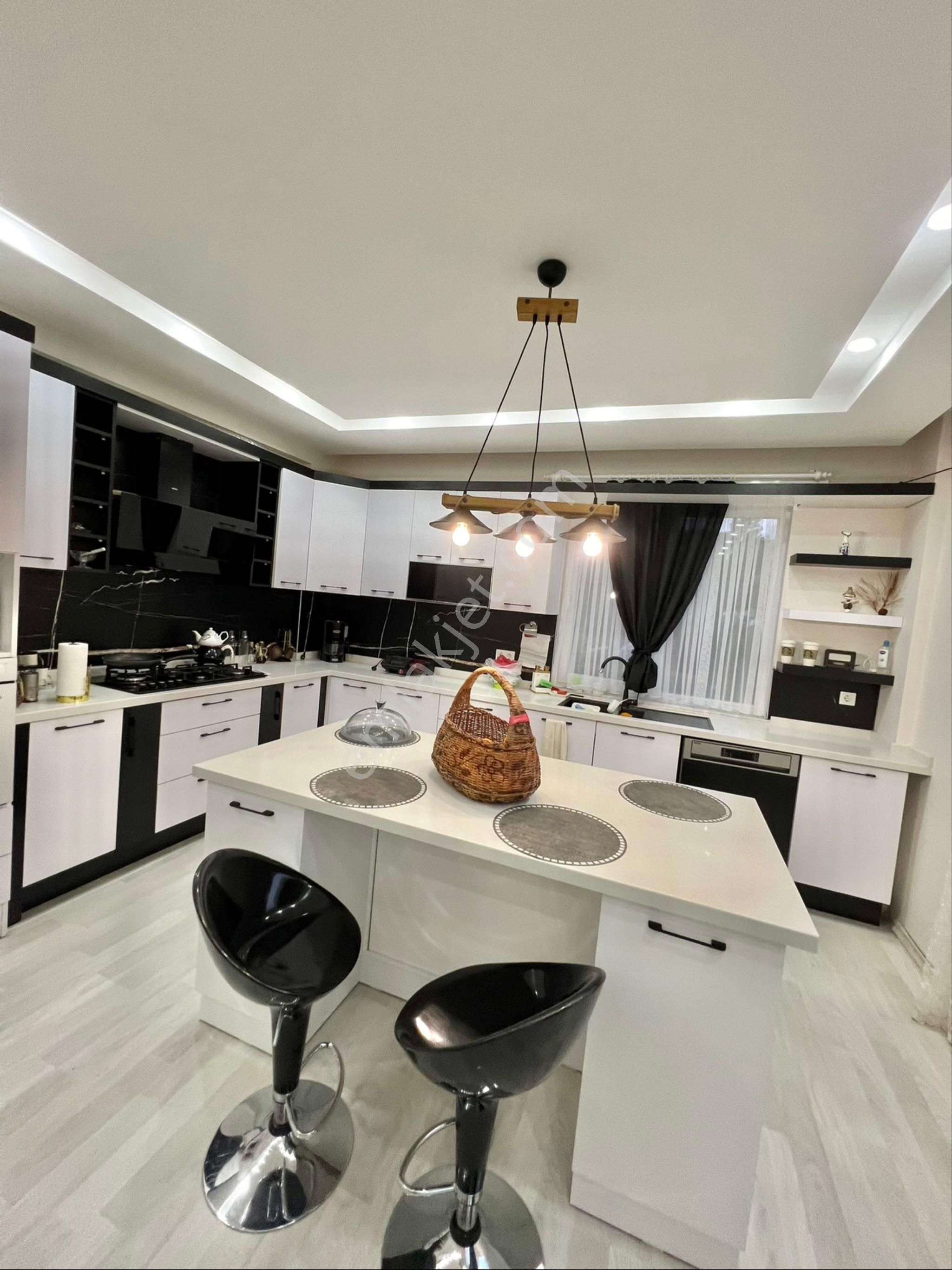 Konyaaltı Akdamlar 5+1 Lüks Eşyalı Kiralık Villa - Görsel 14