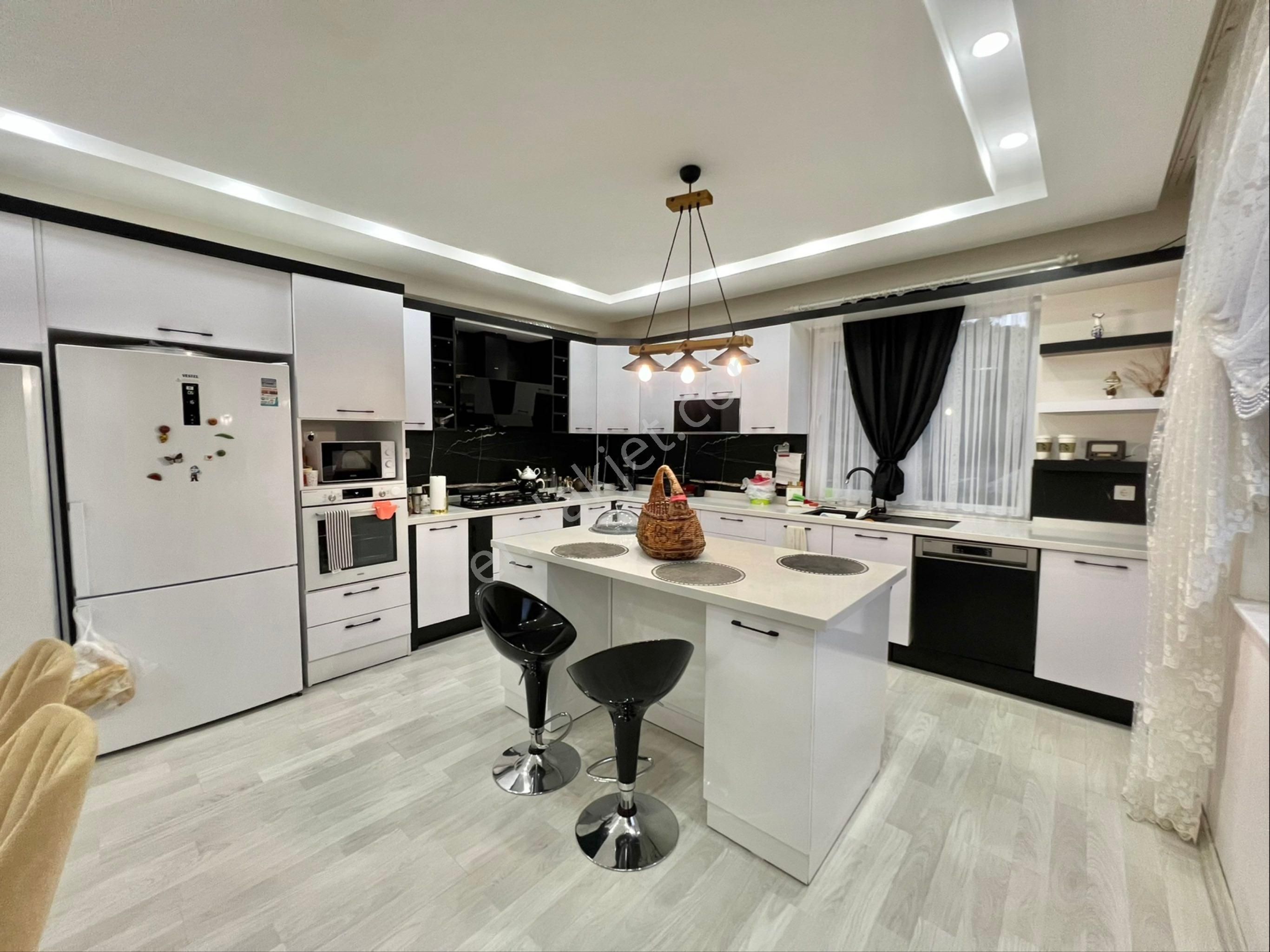 Konyaaltı Akdamlar 5+1 Lüks Eşyalı Kiralık Villa - Görsel 12