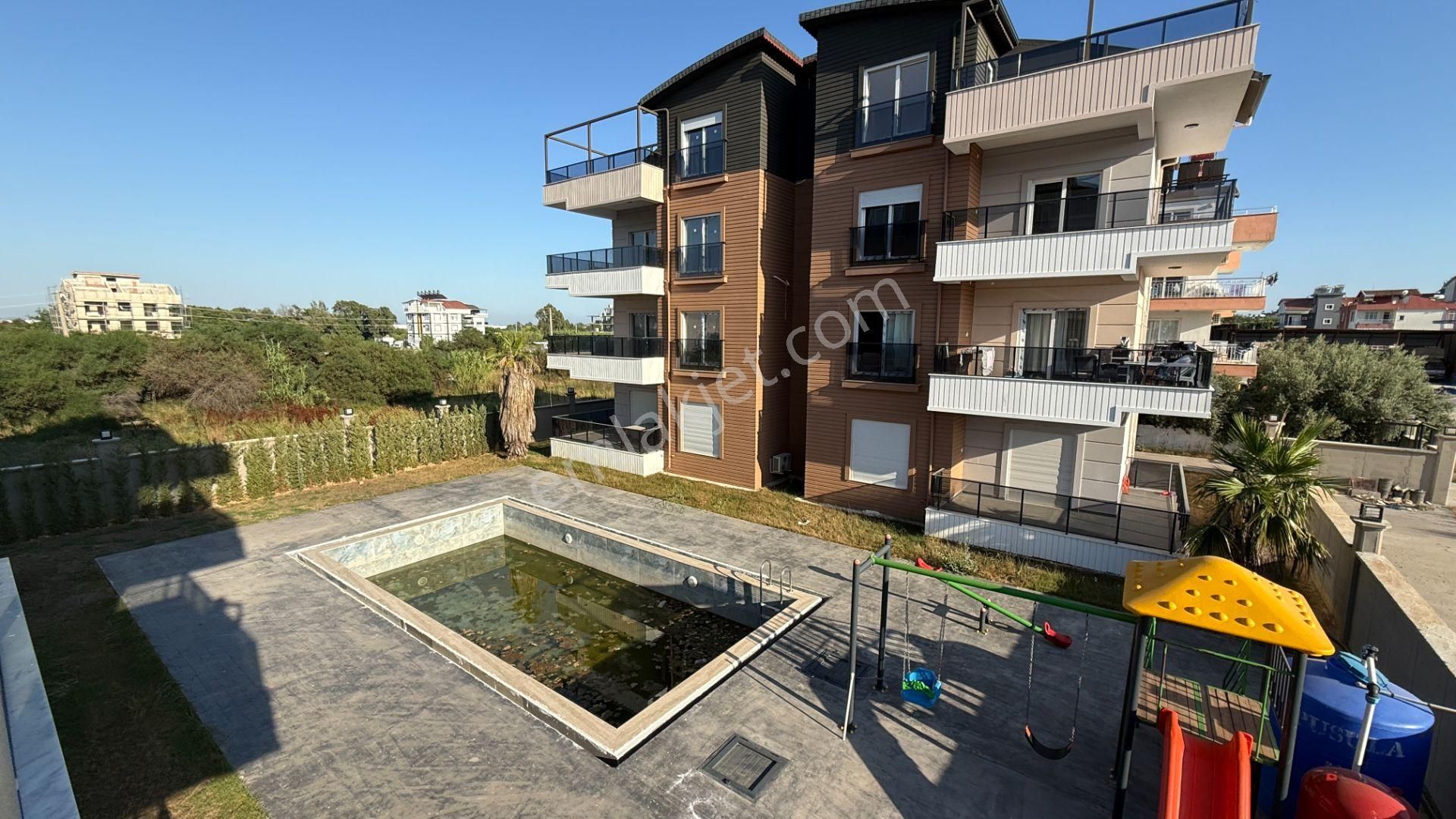 Kadriye'de 2+1 Havuz Giriş, Üst Kat Seçenekleri İle Sıfır Daire